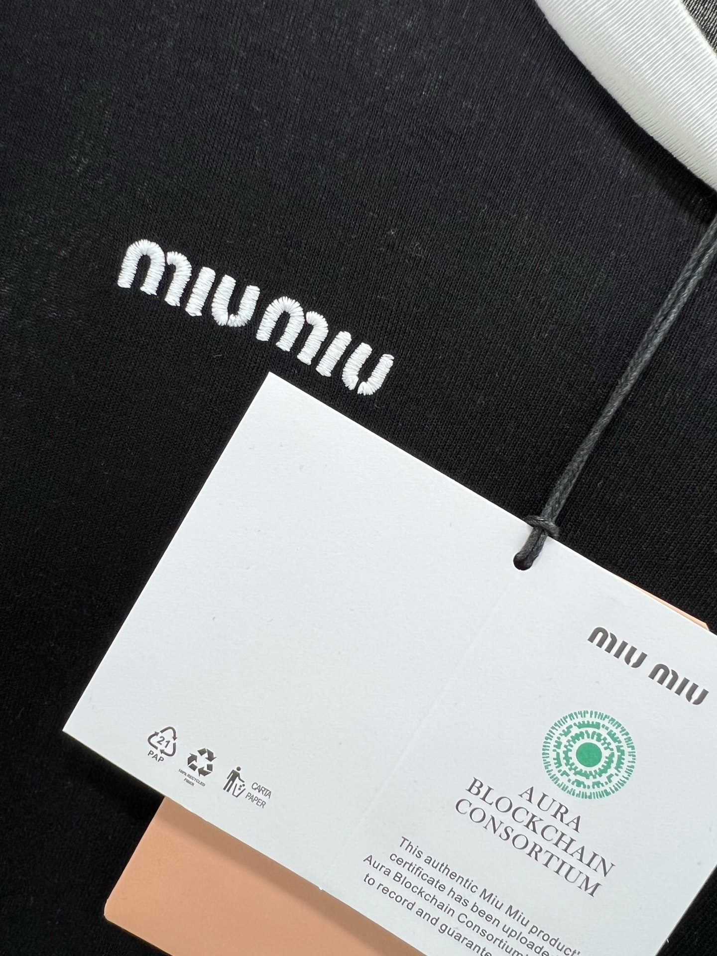 🔥🔥Miumi*25新款袖口撞色长袖打底上衣 定制YB进口天丝羊毛 质感细腻 穿搭舒适 胸前贴标凸显品牌