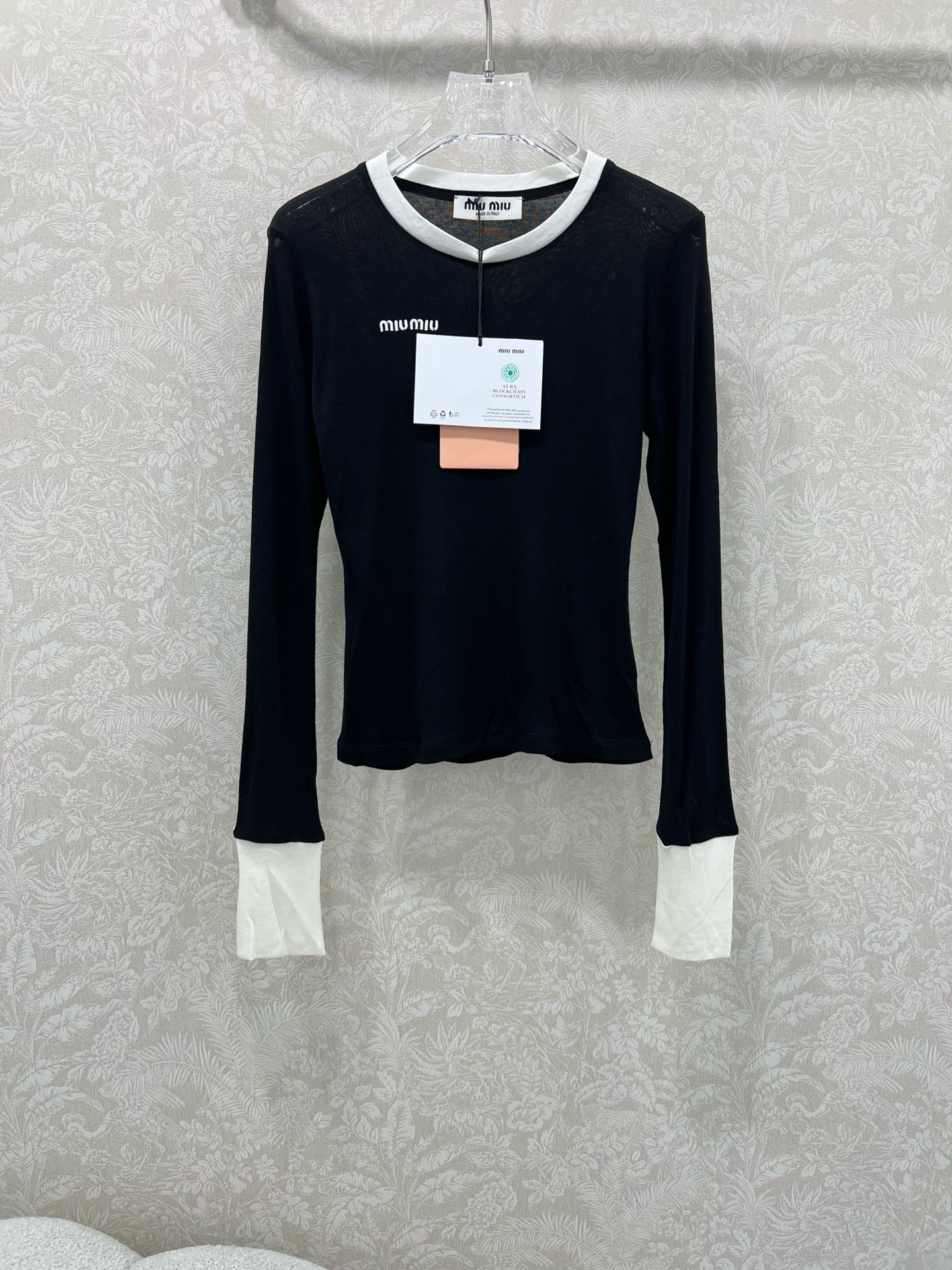 🔥🔥Miumi*25新款袖口撞色长袖打底上衣 定制YB进口天丝羊毛 质感细腻 穿搭舒适 胸前贴标凸显品牌