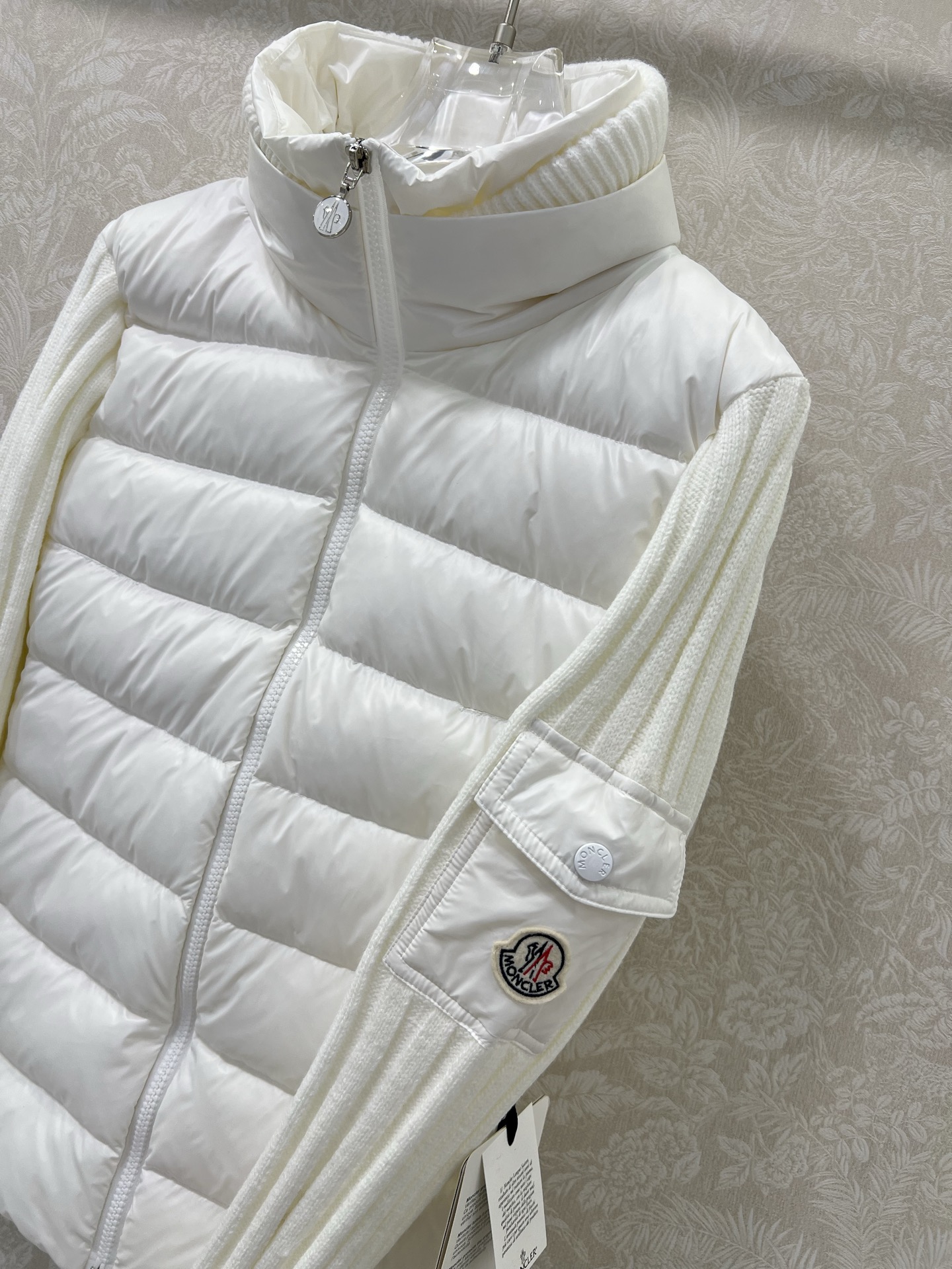 Moncler 25 New Single-Size Female Suit with Dust-Proof Bag: Innovative Design for Winter - 图片 5