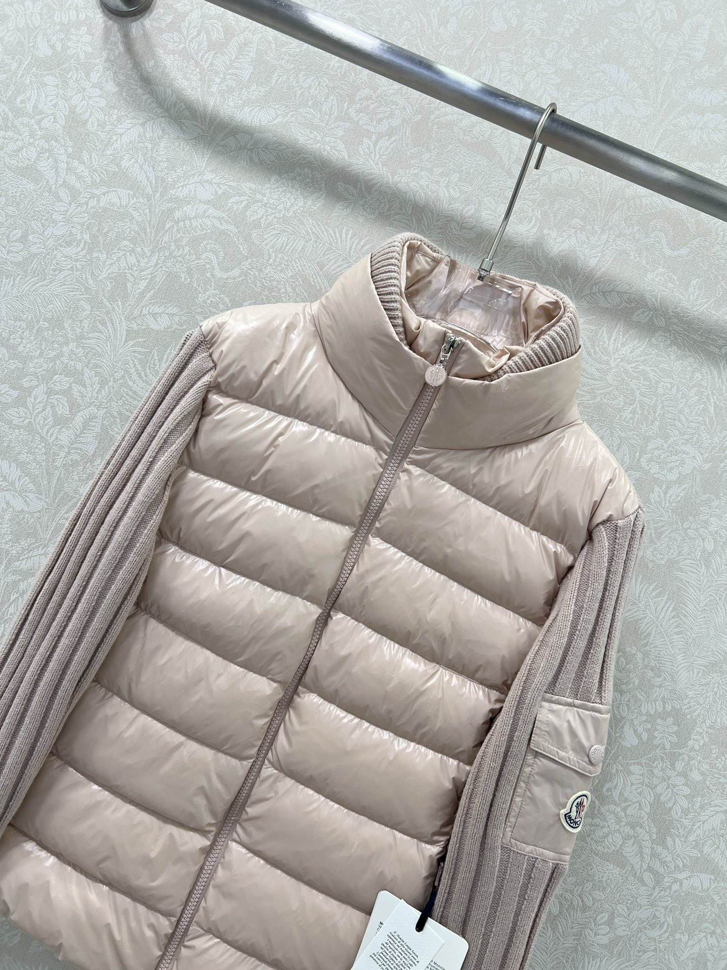 🔥🔥Moncler 25新款后背拼接针织口袋女式羽绒服 袖子口袋 温度与风度的完美平衡 90%珍稀鹅绒填