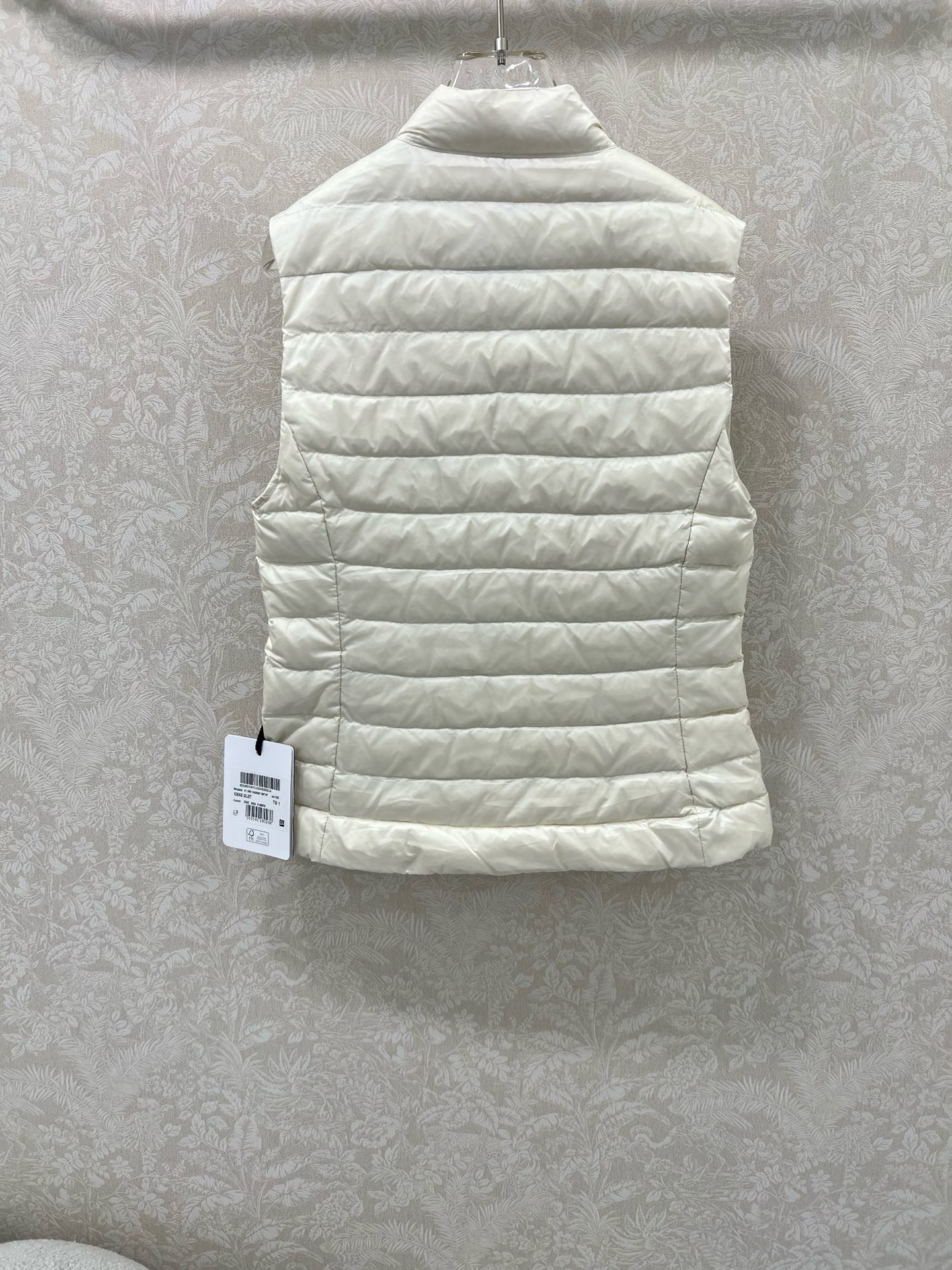 🔥🔥Moncler 25新款女式羽绒服马甲 温度与风度的完美平衡 90%珍稀鹅绒填充 零下无畏，轻盈锁温