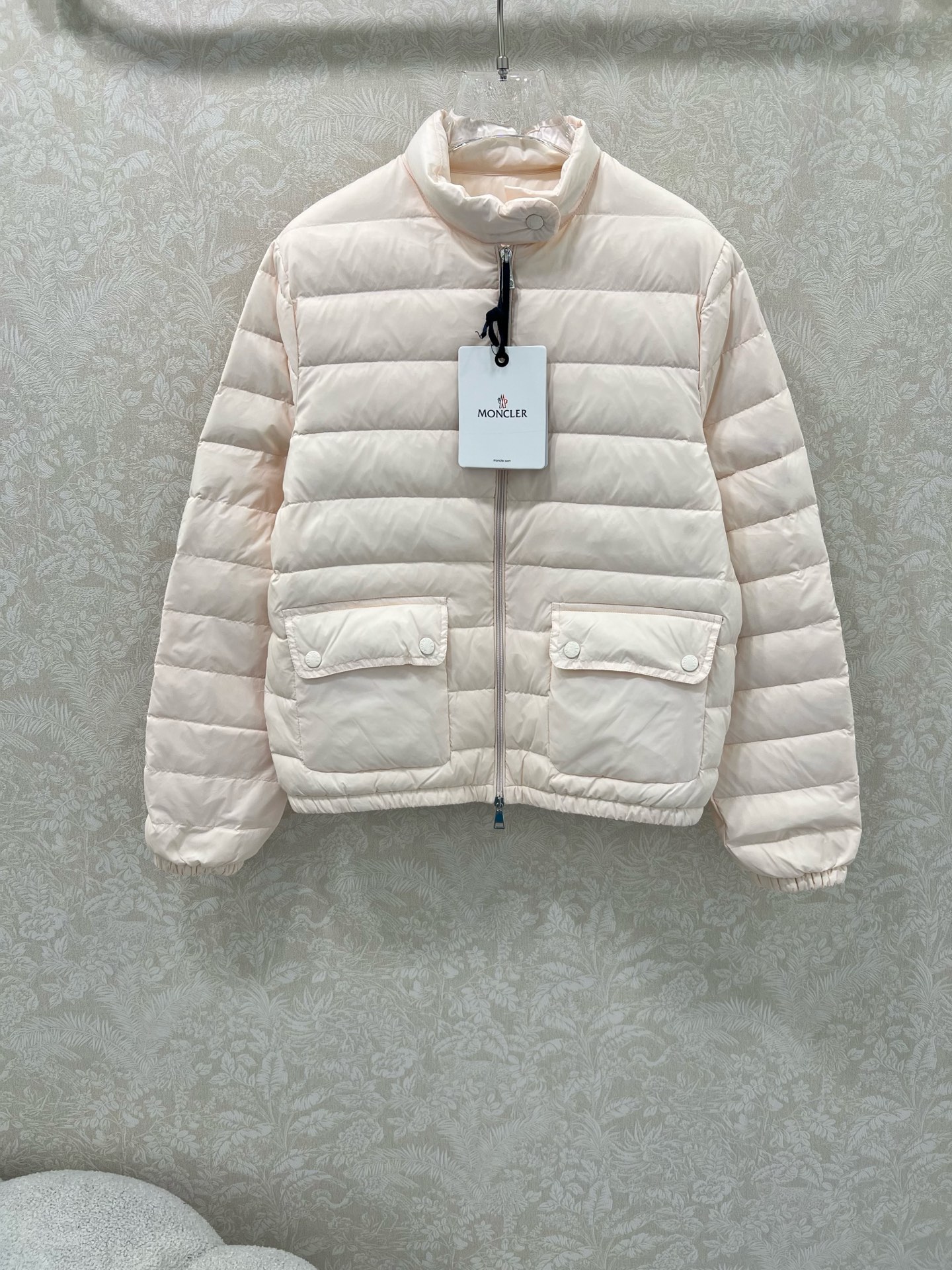 🔥🔥MONCL*R 蒙/口 25新款面包羽绒服 经典前大口袋设计 袖子品牌袖标 原版定制记忆丝质感超赞 