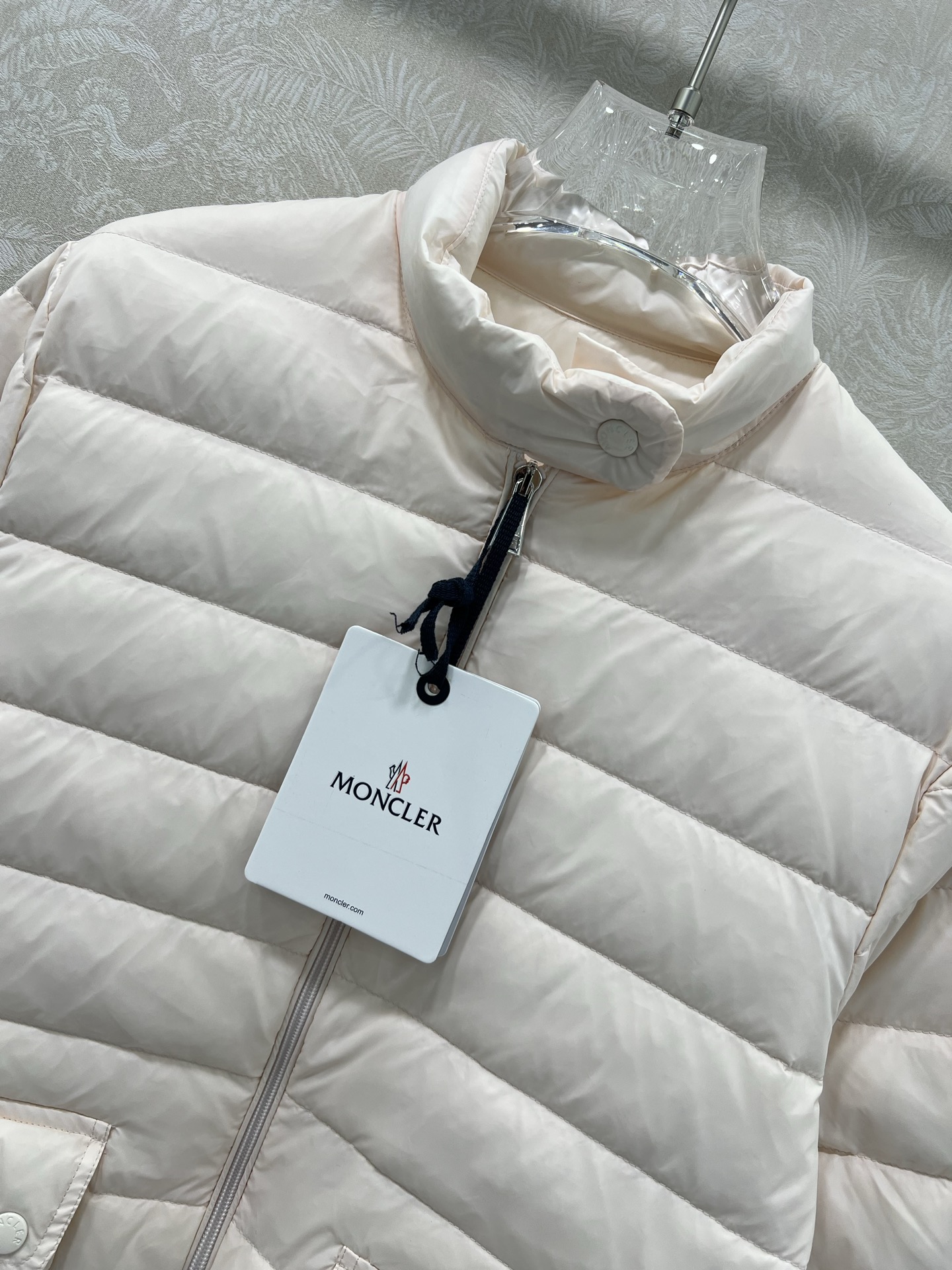 🔥🔥MONCL*R 蒙/口 25新款面包羽绒服 经典前大口袋设计 袖子品牌袖标 原版定制记忆丝质感超赞 
