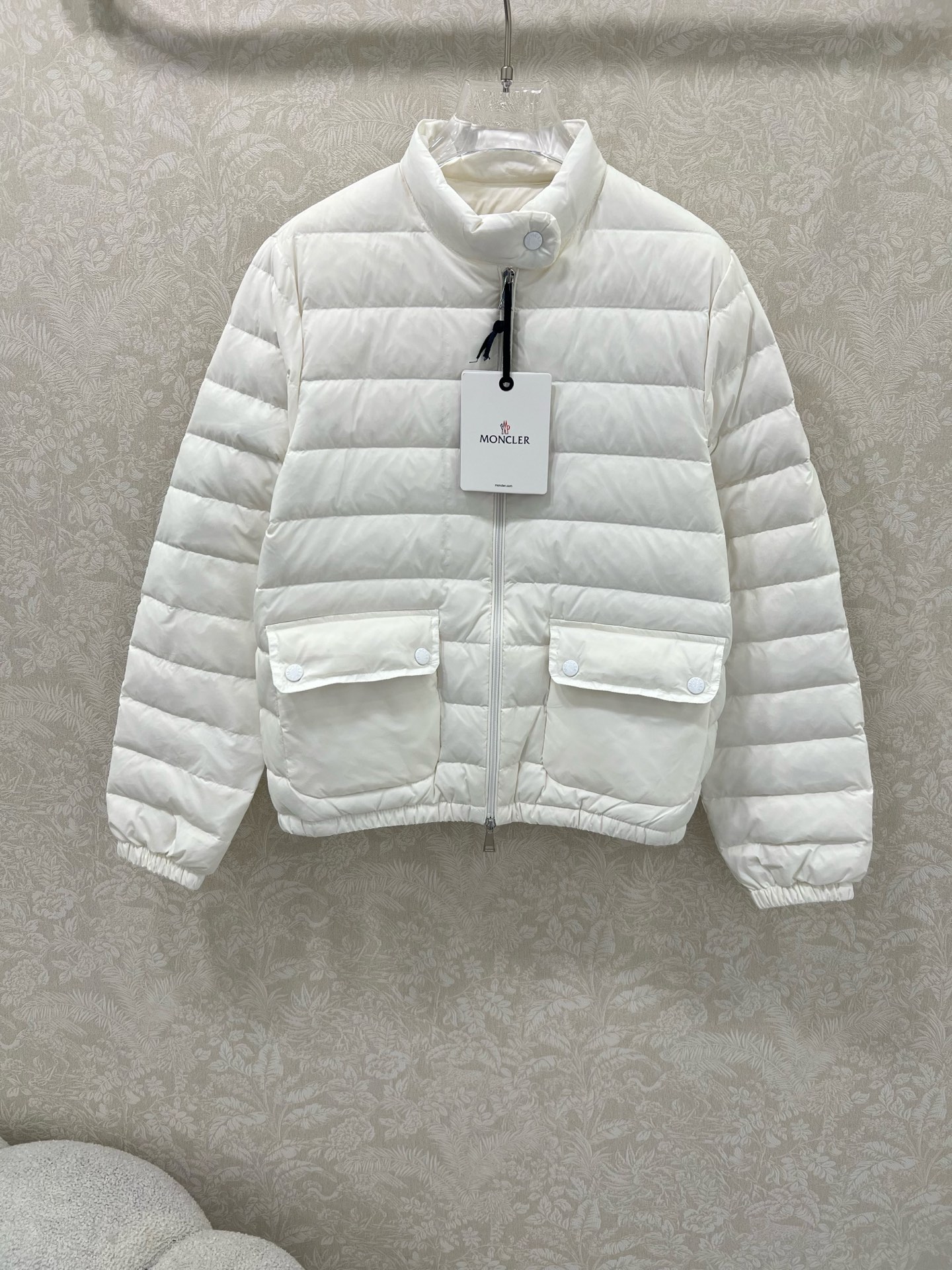 🔥🔥MONCL*R 蒙/口 25新款面包羽绒服 经典前大口袋设计 袖子品牌袖标 原版定制记忆丝质感超赞 