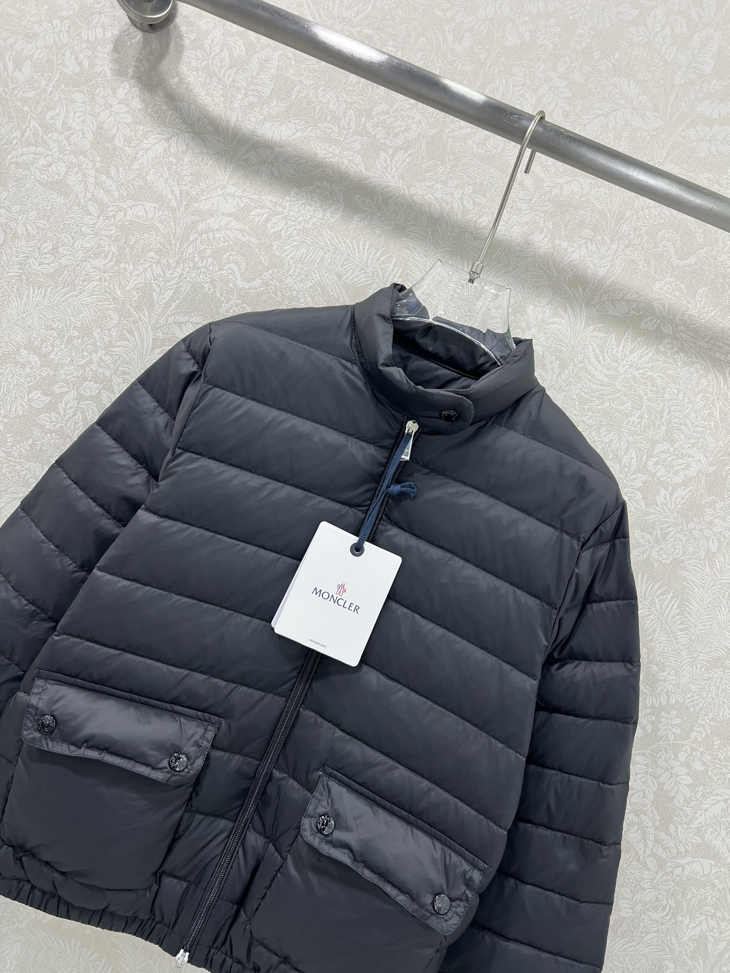 🔥🔥MONCL*R 蒙/口 25新款面包羽绒服 经典前大口袋设计 袖子品牌袖标 原版定制记忆丝质感超赞 