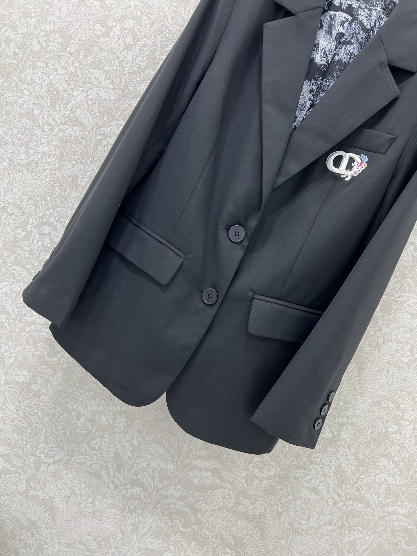 🔥🔥DIO*25新款西装外套 西服面料挺度质感都在线 胸前彩线logo刺绣 内衬经典动物老虎印花 定制五