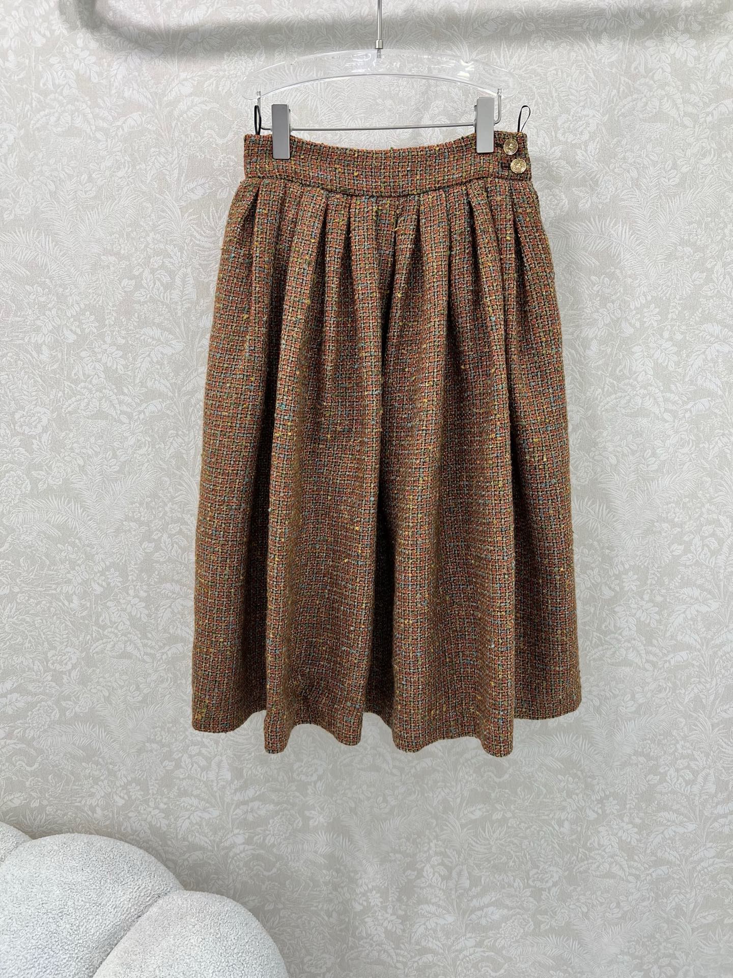 🔥🔥Chan*l25重工高版本内衬100%真丝半裙 进口粗纺羊毛呢材质 质感高级 品相十足 收腰大摆更显