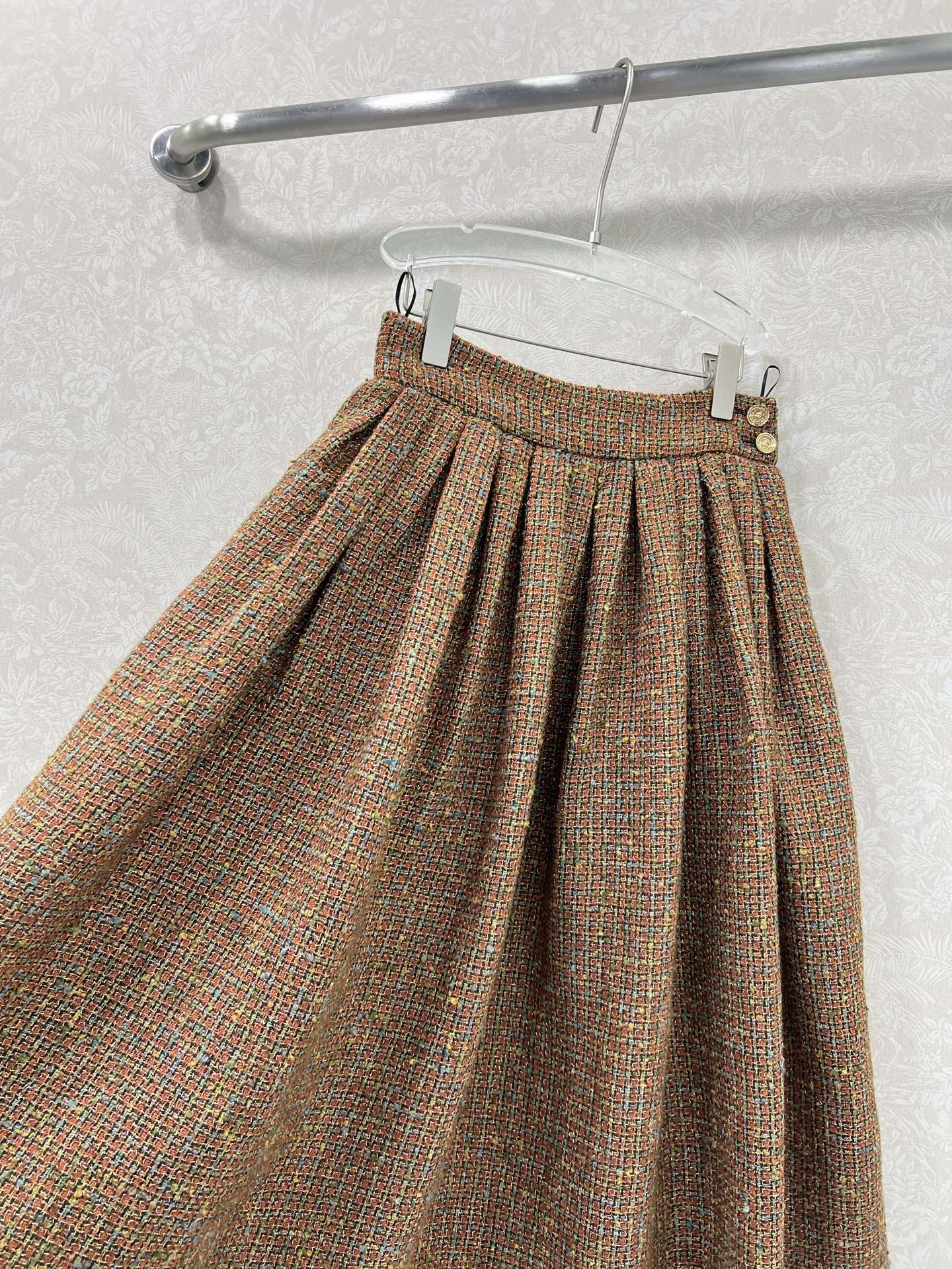 🔥🔥Chan*l25重工高版本内衬100%真丝半裙 进口粗纺羊毛呢材质 质感高级 品相十足 收腰大摆更显