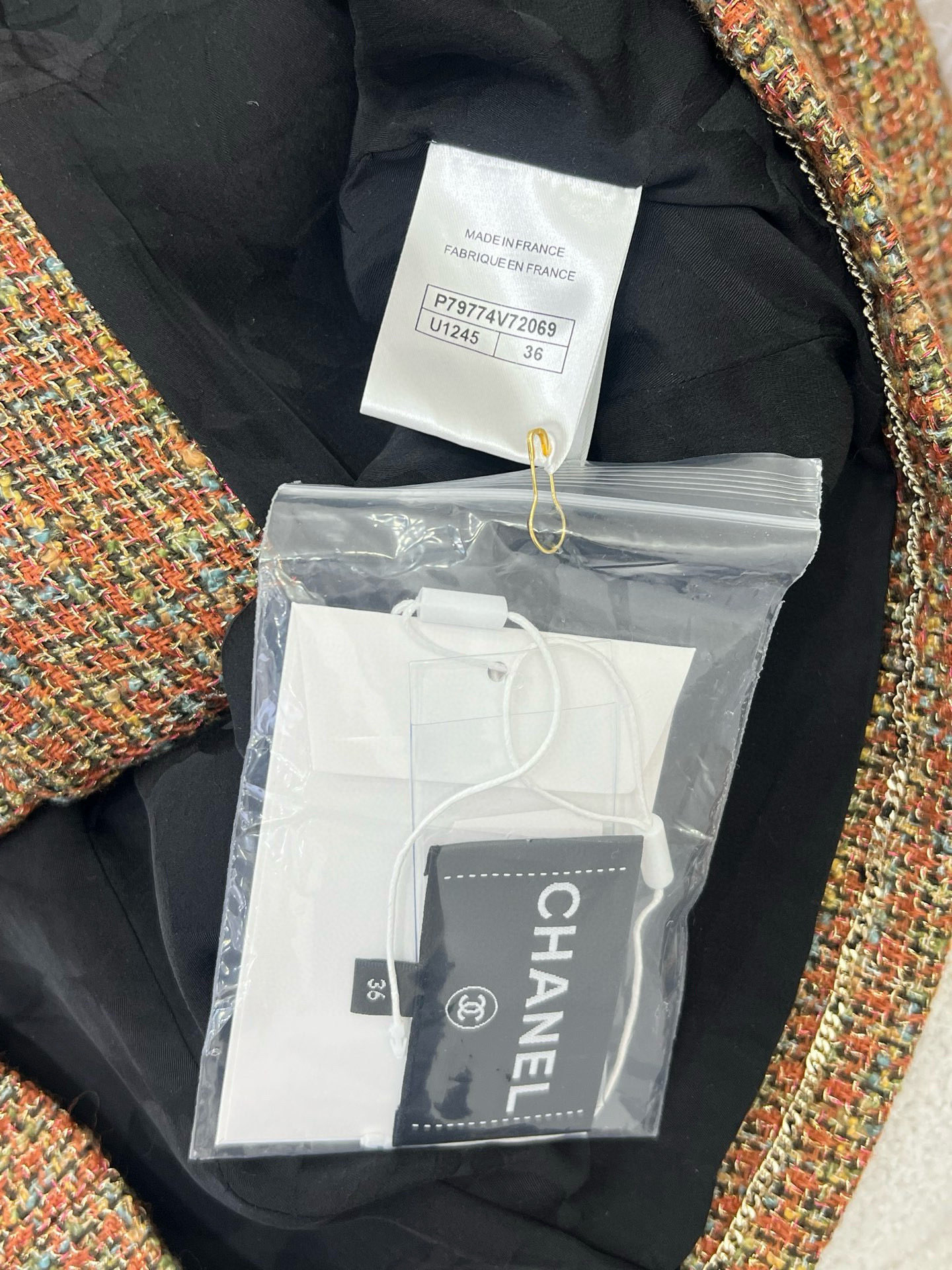 🔥🔥chan*l 25新款翻领洋装钉珠捆边外套   高版本 内衬100%真丝 定制YB进口粗纺羊毛呢材质