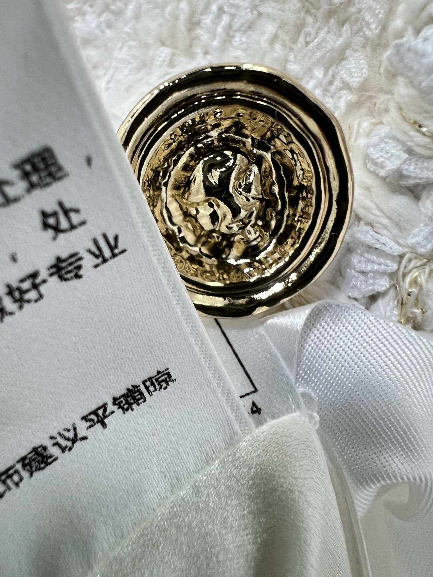 🔥🔥Chan*l粗纺捆边洋装外套 手工坊系列外套 采用原版定制粗花呢面料，手工包边工艺，内里100%真丝