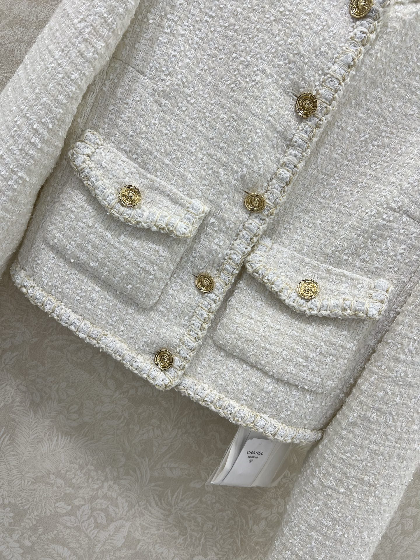 🔥🔥Chan*l粗纺捆边洋装外套 手工坊系列外套 采用原版定制粗花呢面料，手工包边工艺，内里100%真丝