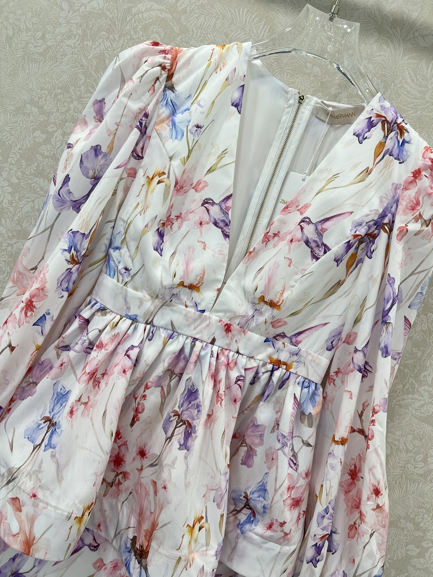 🔥🔥Zimmerman*兹/默曼 25新款花卉花朵🌸印花连衣裙、V领灯笼袖双层下摆设计腰身褶皱勾勒腰线 
