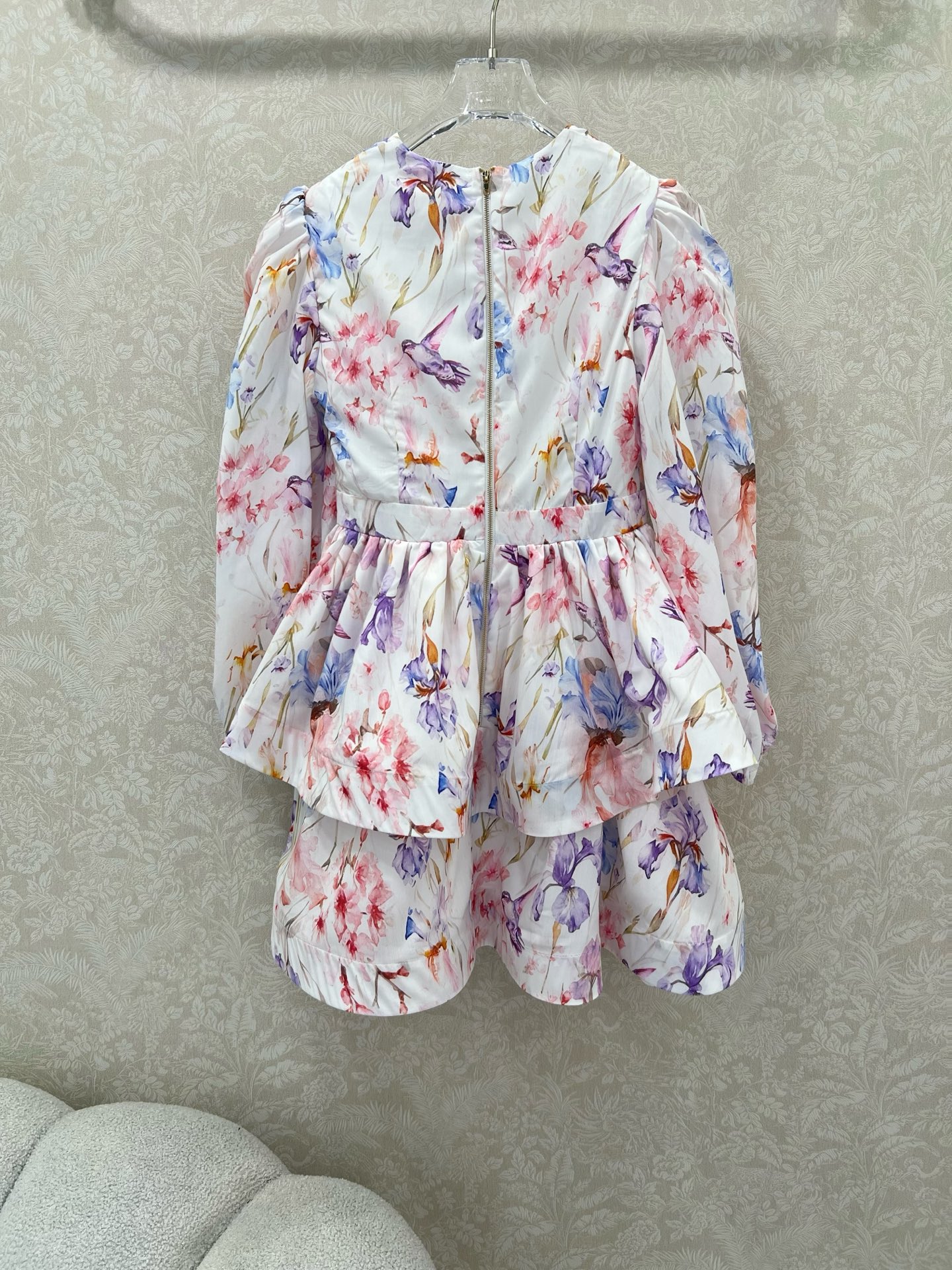 🔥🔥Zimmerman*兹/默曼 25新款花卉花朵🌸印花连衣裙、V领灯笼袖双层下摆设计腰身褶皱勾勒腰线 