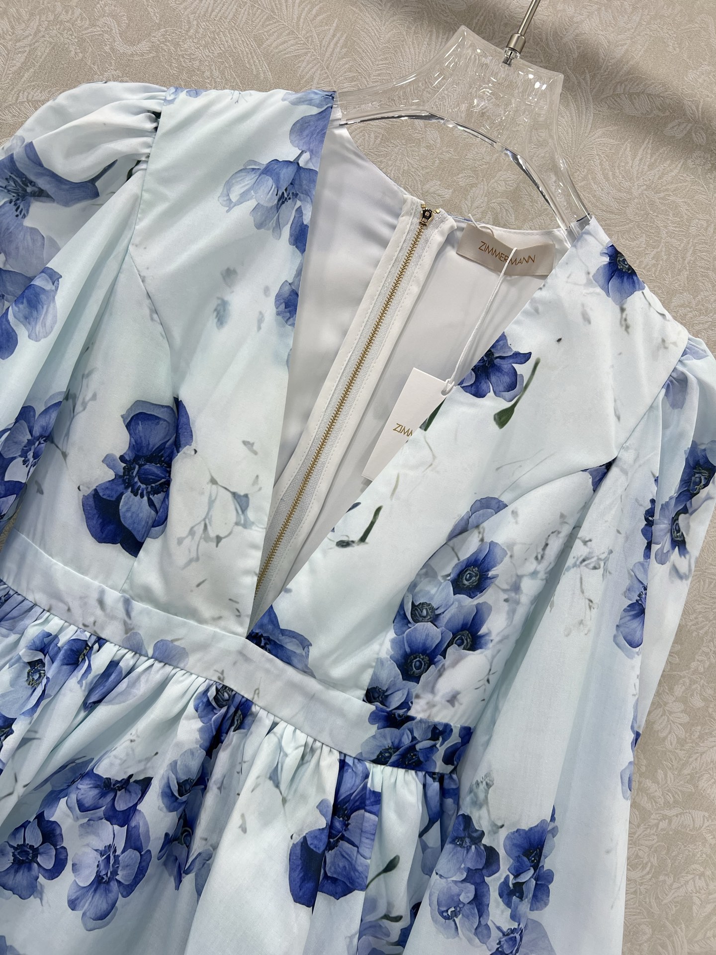 🔥🔥Zimmerman*兹/默曼 25新款花卉花朵🌸印花连衣裙、V领灯笼袖双层下摆设计腰身褶皱勾勒腰线 