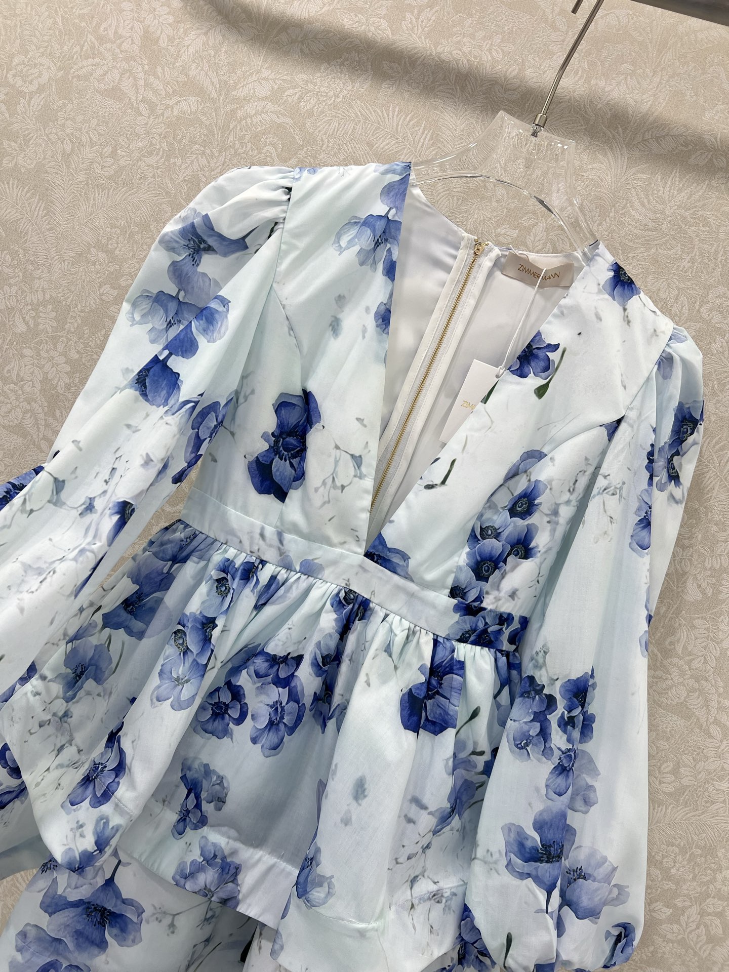 🔥🔥Zimmerman*兹/默曼 25新款花卉花朵🌸印花连衣裙、V领灯笼袖双层下摆设计腰身褶皱勾勒腰线 