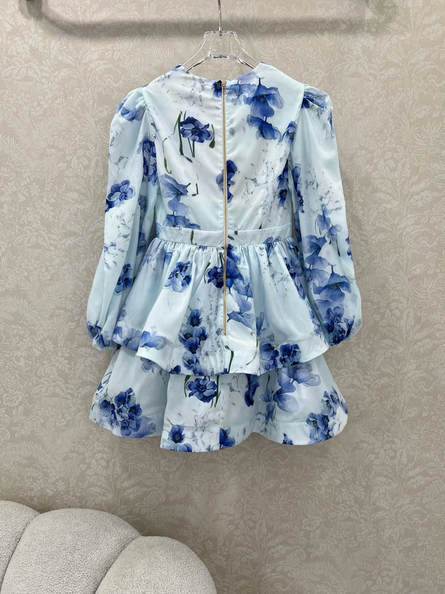 🔥🔥Zimmerman*兹/默曼 25新款花卉花朵🌸印花连衣裙、V领灯笼袖双层下摆设计腰身褶皱勾勒腰线 
