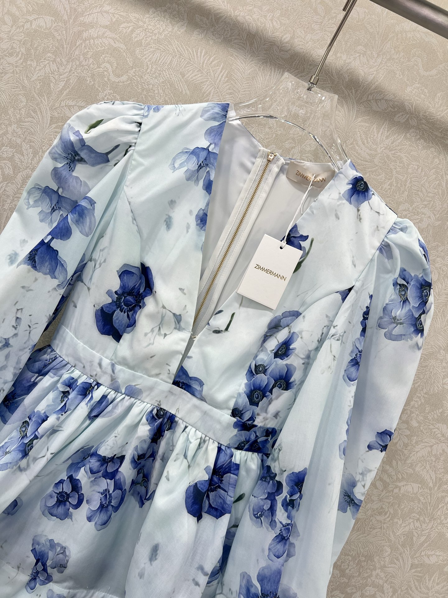 🔥🔥Zimmerman*兹/默曼 25新款花卉花朵🌸印花连衣裙、V领灯笼袖双层下摆设计腰身褶皱勾勒腰线 