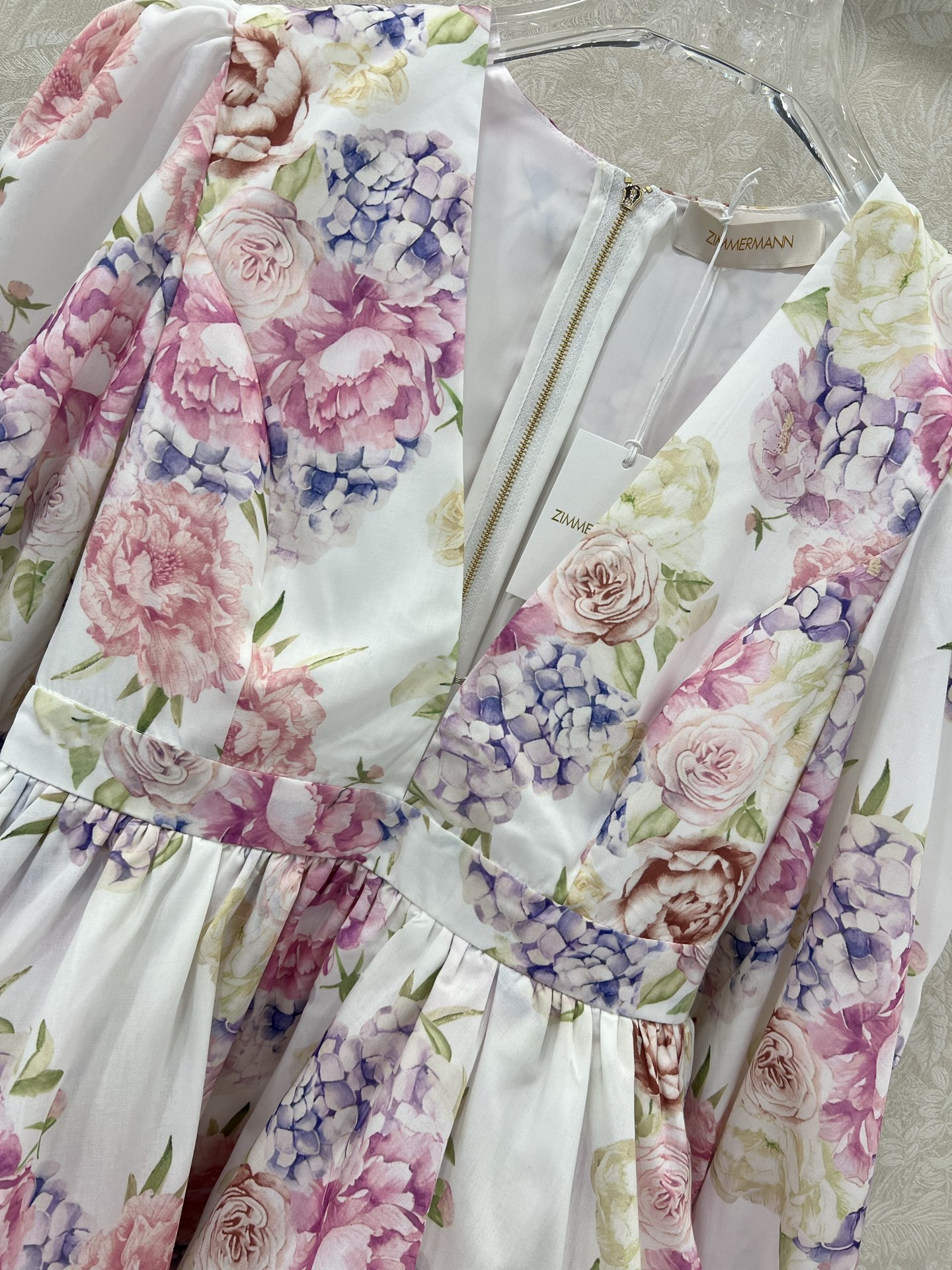 🔥🔥Zimmerman*兹/默曼 25新款花卉花朵🌸印花连衣裙、V领灯笼袖双层下摆设计腰身褶皱勾勒腰线 