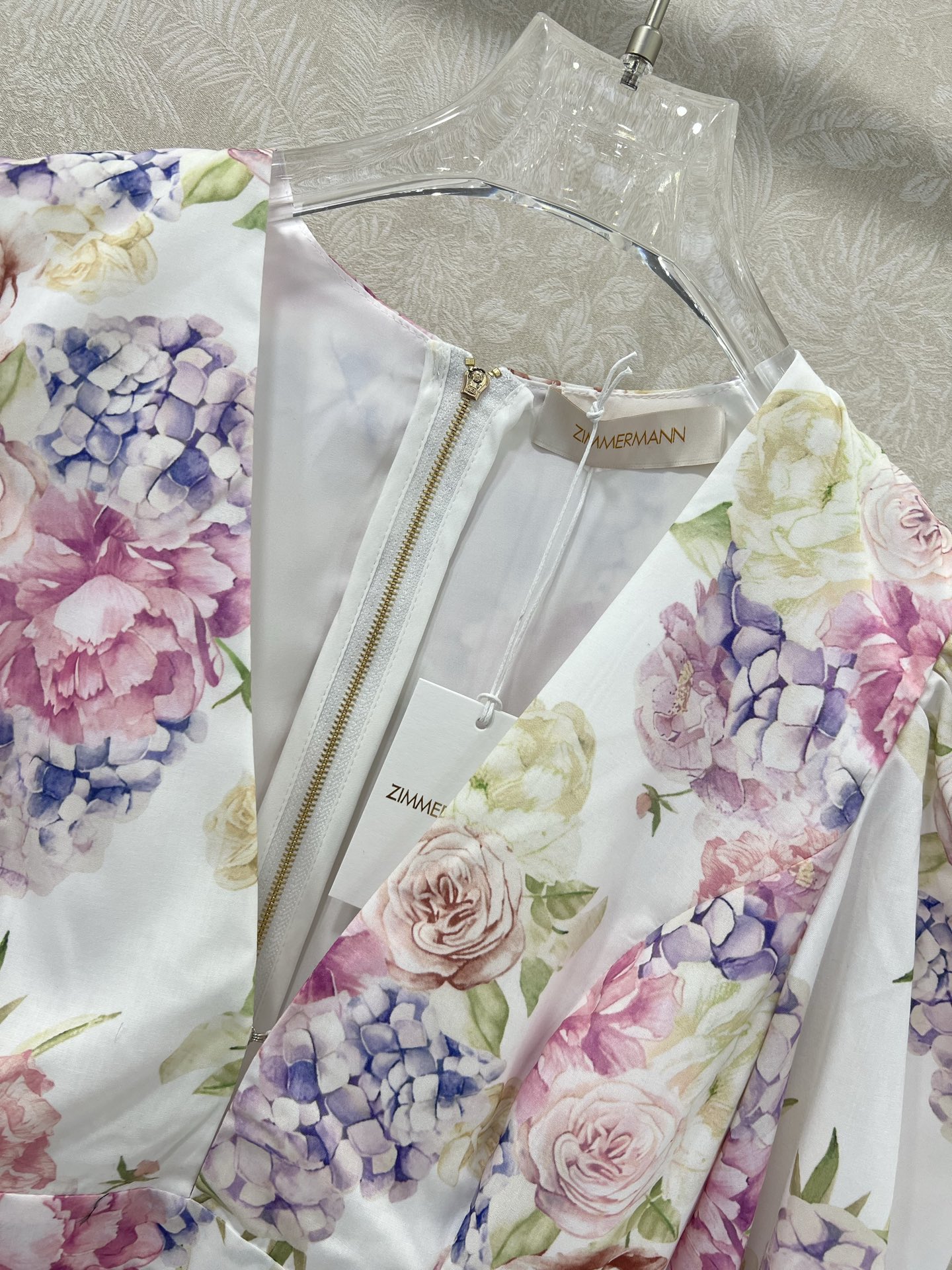 🔥🔥Zimmerman*兹/默曼 25新款花卉花朵🌸印花连衣裙、V领灯笼袖双层下摆设计腰身褶皱勾勒腰线 