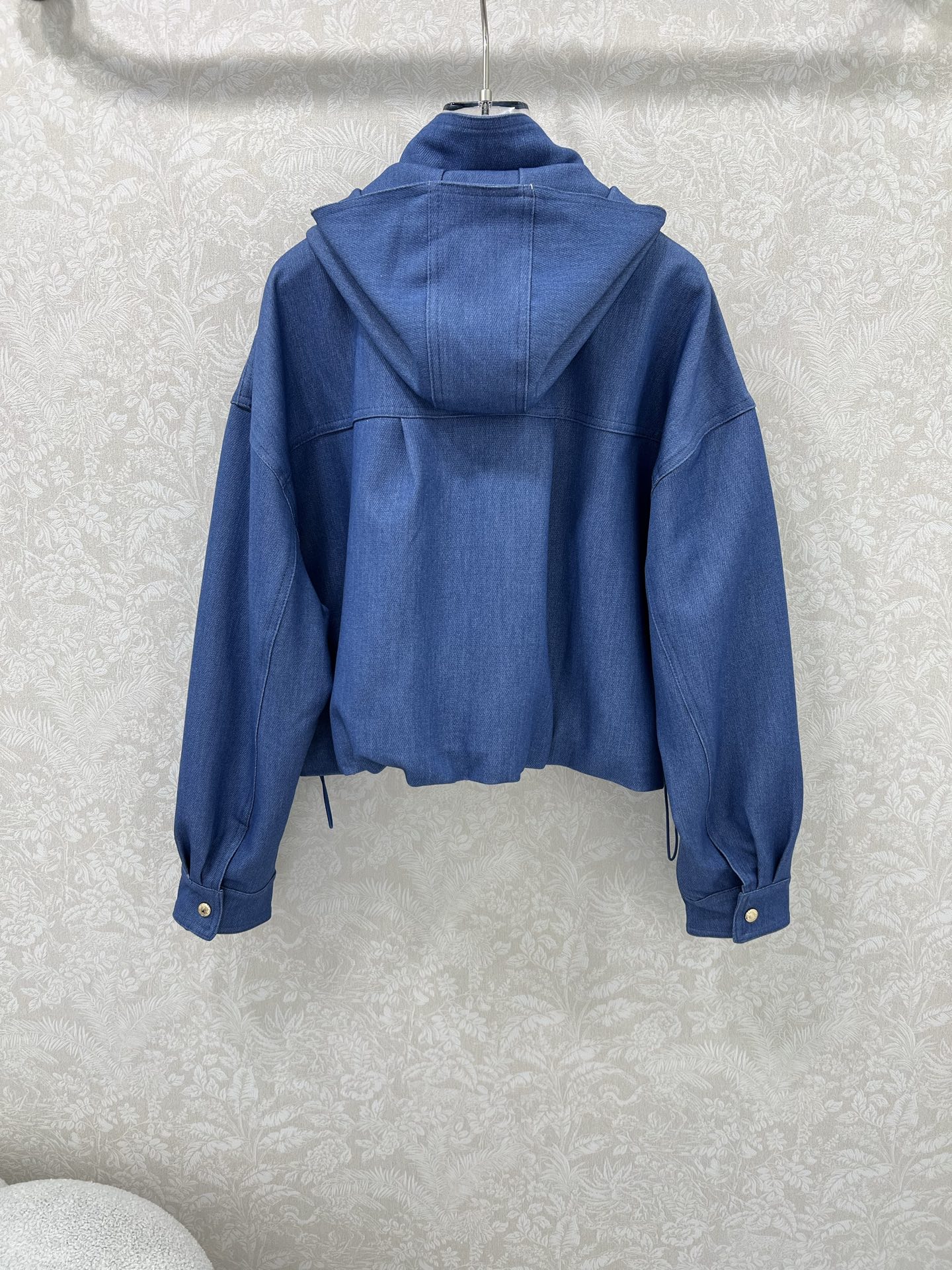 🔥🔥miumi* 25早秋新款logo刺绣牛仔外套  复古酵素洗水高级牛仔 纯色系设计时髦又高级！可甜可