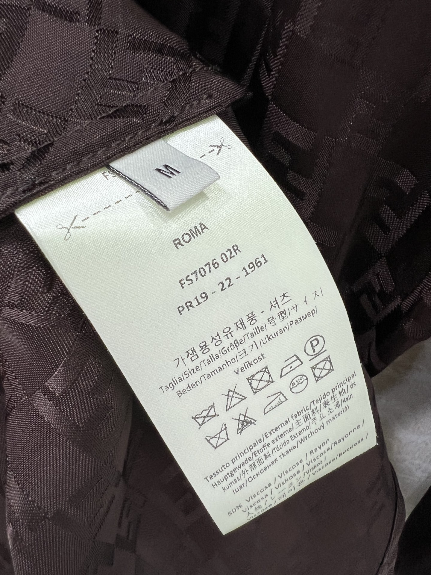 🔥🔥Fend *25新款提花暗纹松紧腰连衣裙 质感舒适细腻 阔袖收腰连衣裙版型 裁剪利落修身 领口打榄系