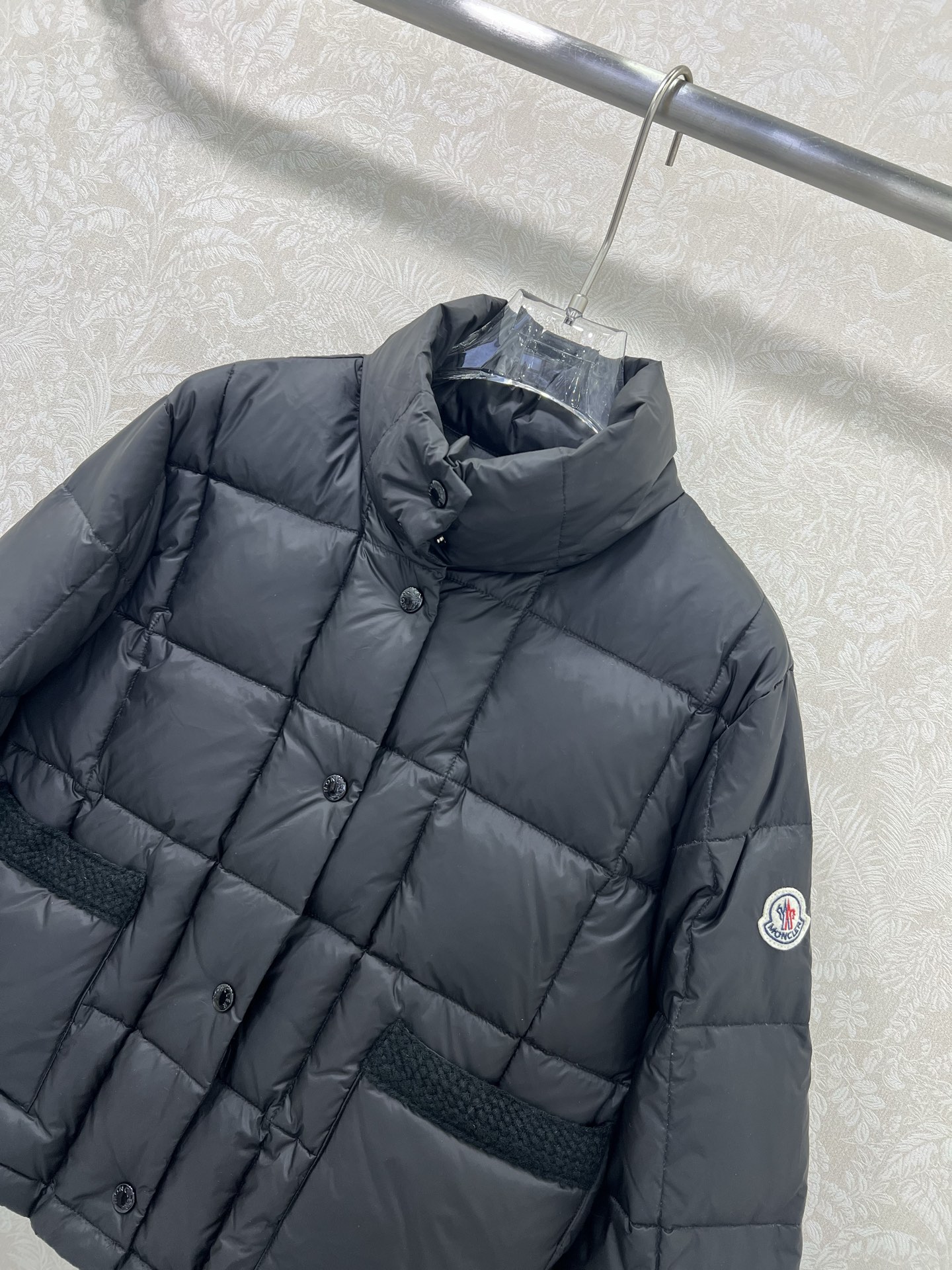 🔥🔥MONCL*R 蒙/口 25新款面包羽绒服 经典口袋针织前大口袋设计 袖子品牌袖标 原版定制记忆丝质