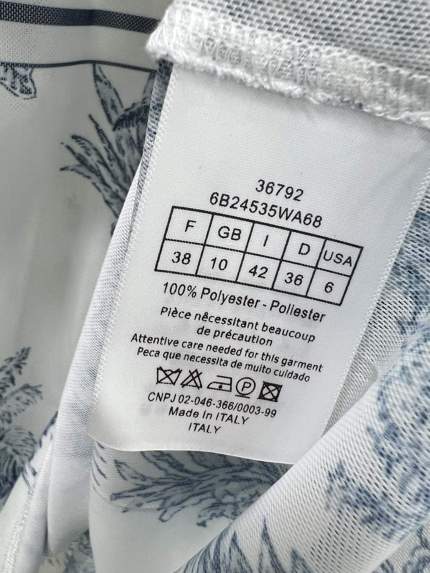🔥🔥Dio*25新款网纱打底衫~整体丛林花园印花网纱面料亲肤又透气  胸前字母logo  超级轻薄 单看