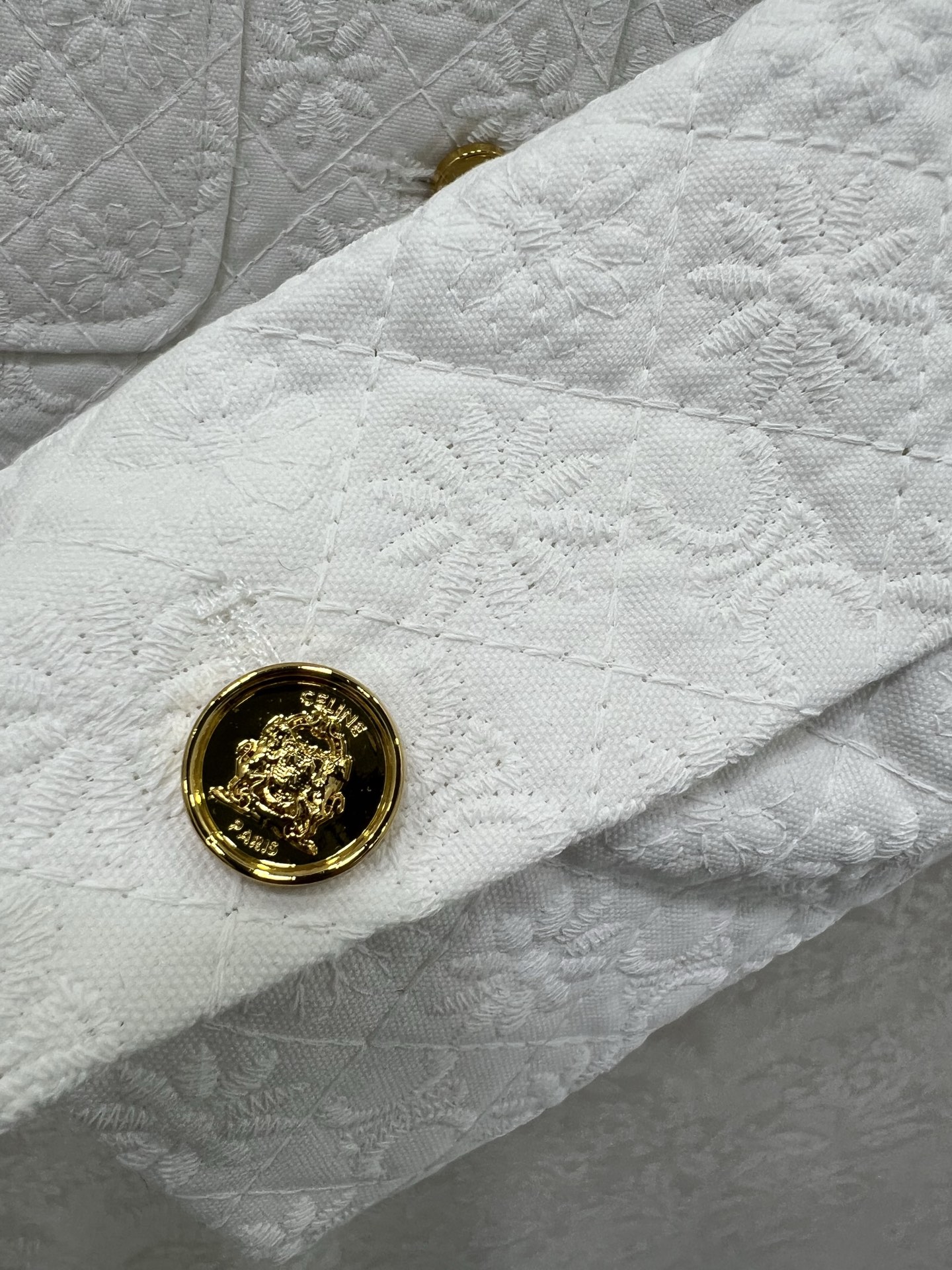 🔥🔥Celin*25新款提花外套 定制YB斜纹全棉提花材质 整件轻盈保暖 圆领正肩绒面设计 纽扣开襟调节