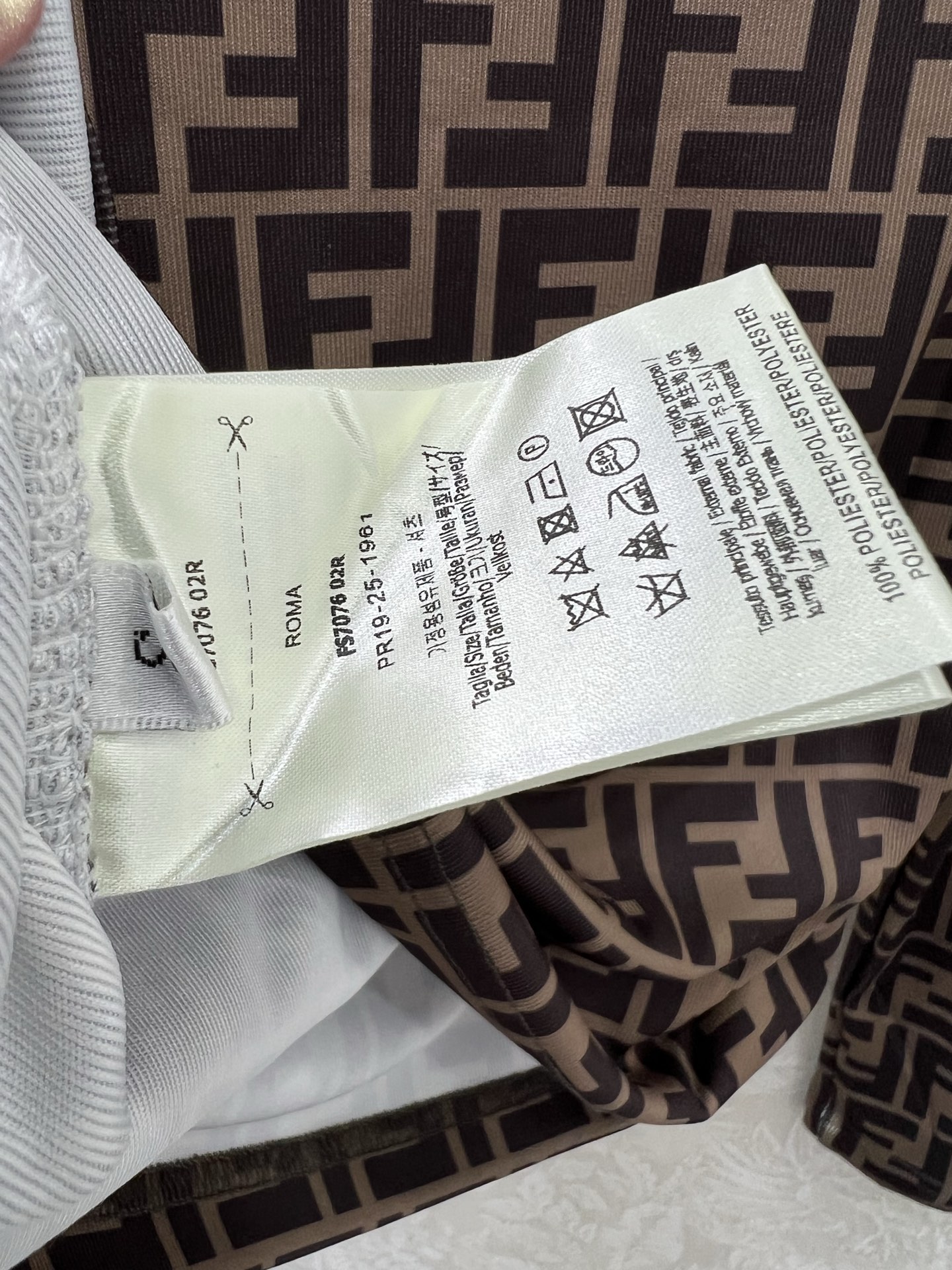 🔥🔥Fend*25新款网纱打底衫~整体F字母老花印花网纱面料亲肤又透气  胸前字母logo  超级轻薄 