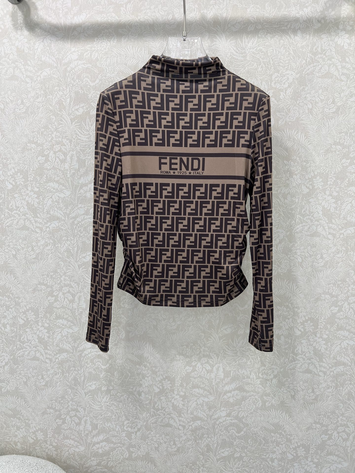 🔥🔥Fend*25新款网纱打底衫~整体F字母老花印花网纱面料亲肤又透气  胸前字母logo  超级轻薄 