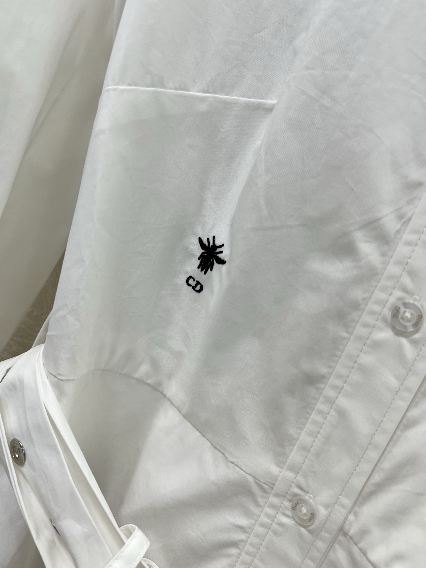 🔥🔥DIO* 25新款翻领长袖连衣裙 全新定制YB棉 前排扣设计定制logo五金 侧腰定制小蜜蜂logo