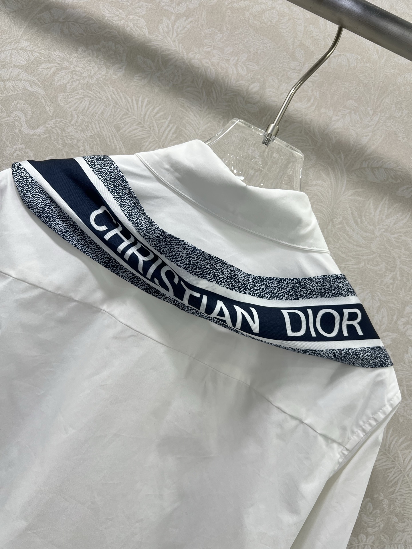 🔥🔥DIO* 25新款翻领长袖丝巾衬衣 全新定制YB棉 前排扣设计定制logo五金 侧腰定制小蜜蜂log