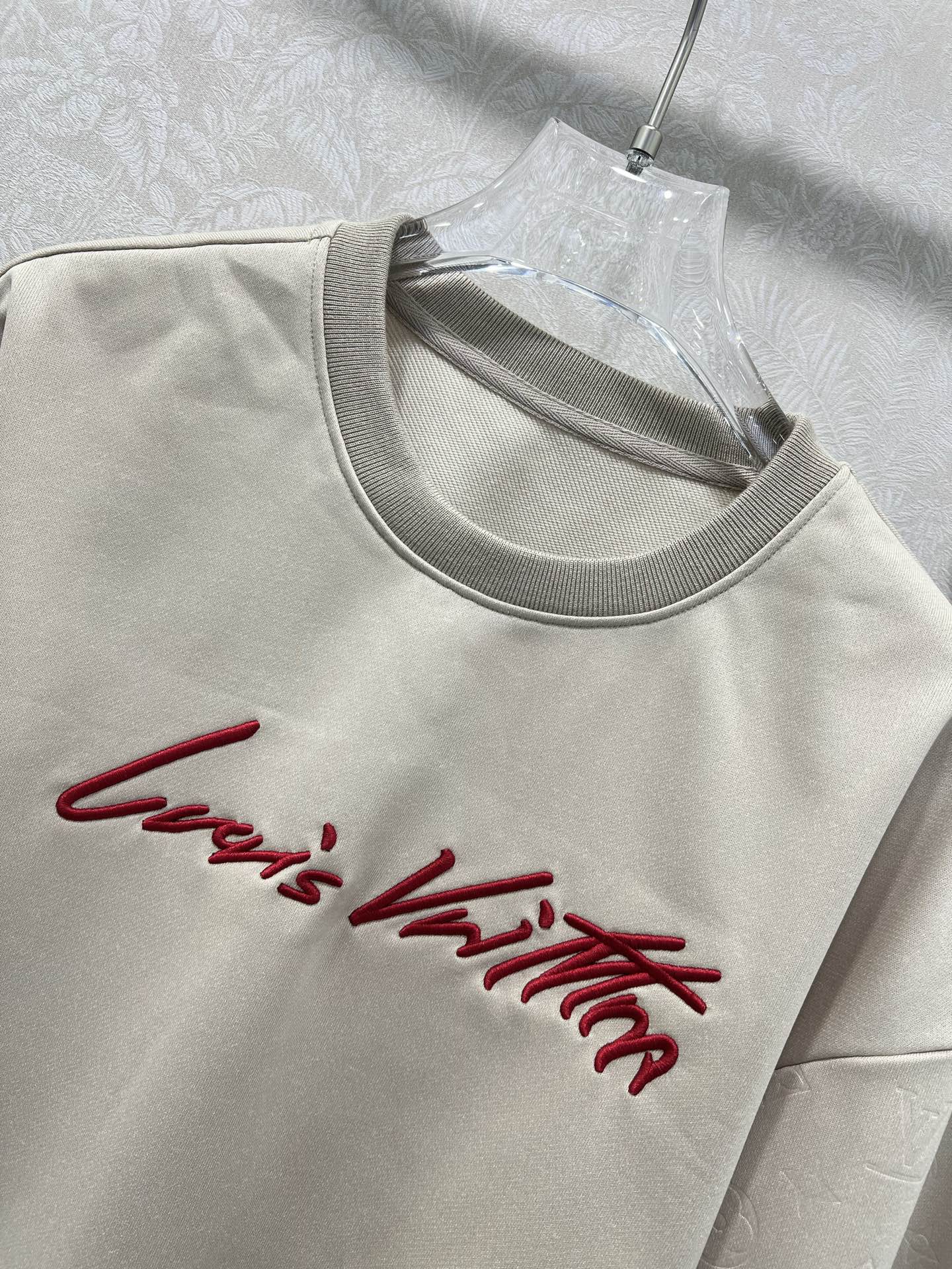 🔥🔥 Louis Vuitt*n*25新款休闲运动套装 整套出售 圆领长袖套头➕束脚长裤的组合  上衣裤