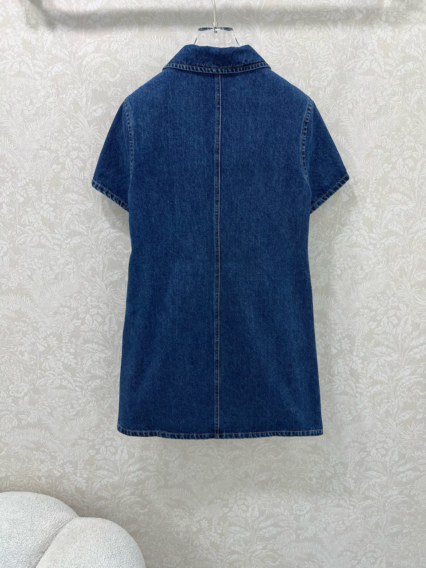 “Ultimate Guide to Stylish and Expensive G-Cowboys Short-Sleeve Skirts for Bad-Ass Girls” - 图片 9