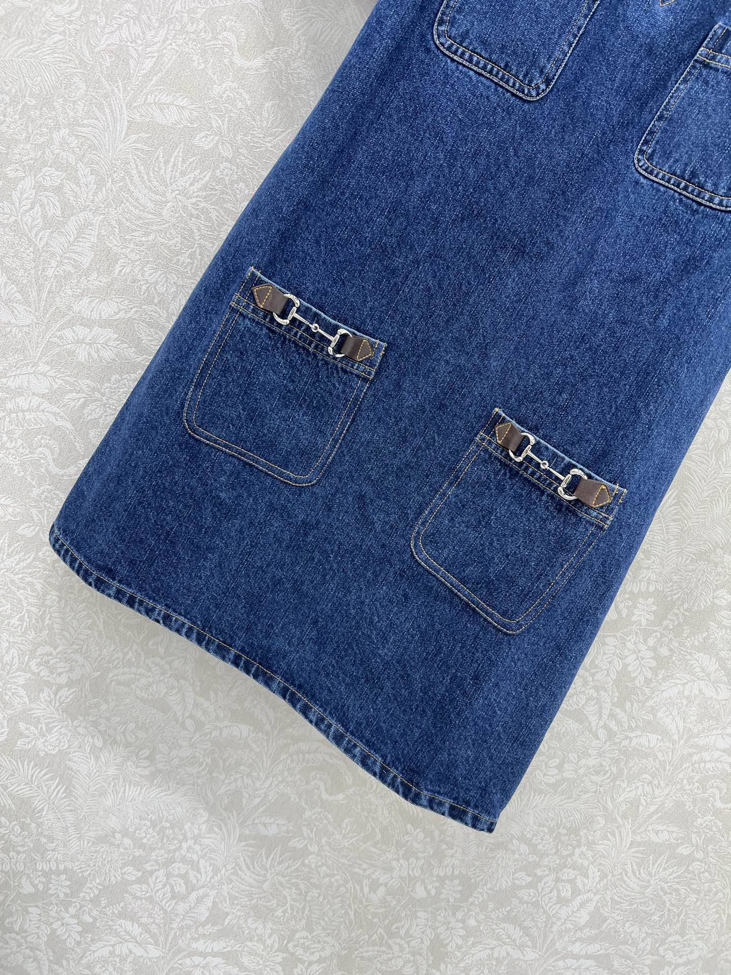 “Ultimate Guide to Stylish and Expensive G-Cowboys Short-Sleeve Skirts for Bad-Ass Girls” - 图片 5
