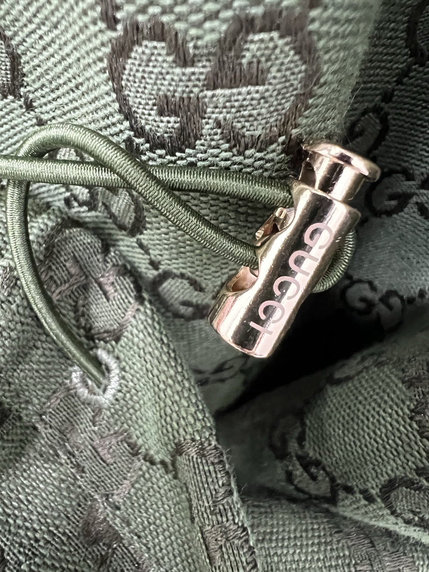 🔥🔥Gucc*25新款双G提花腰头单粒扣阔腿裤 复古街头美感造型神器！口袋两侧以及裤身拼洗水皮装饰 小褶