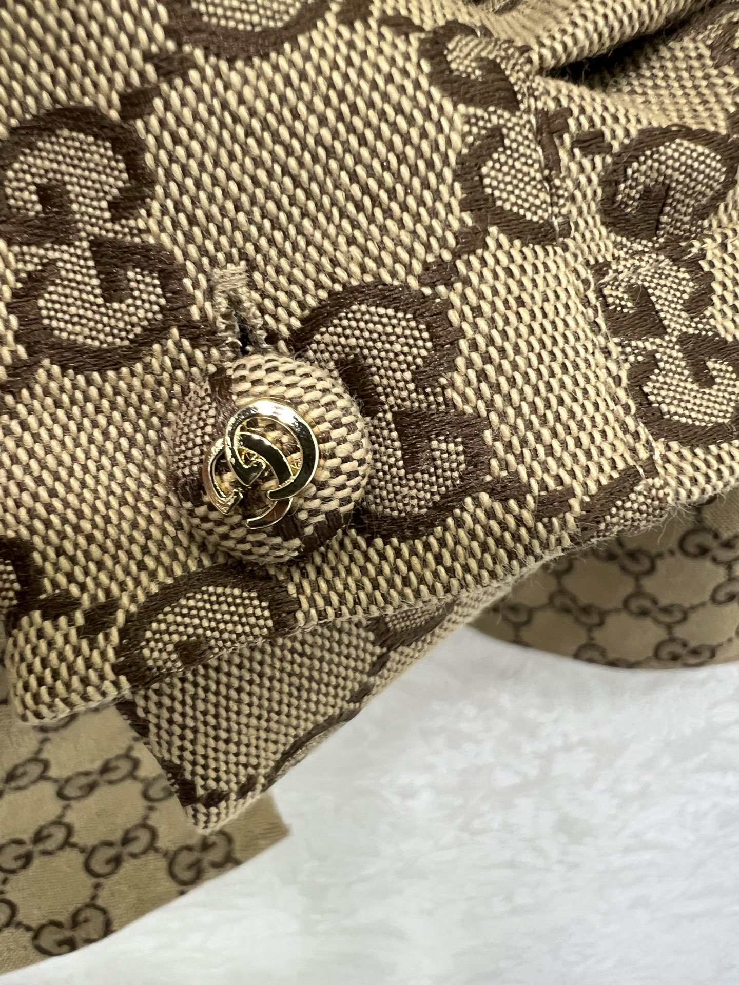 Title: Customized G-Shirts and Accessories for Stylish Girls Summary: Personalized G-shirts, bag, and accessories in a vibrant color scheme and gold accents. - 图片 5