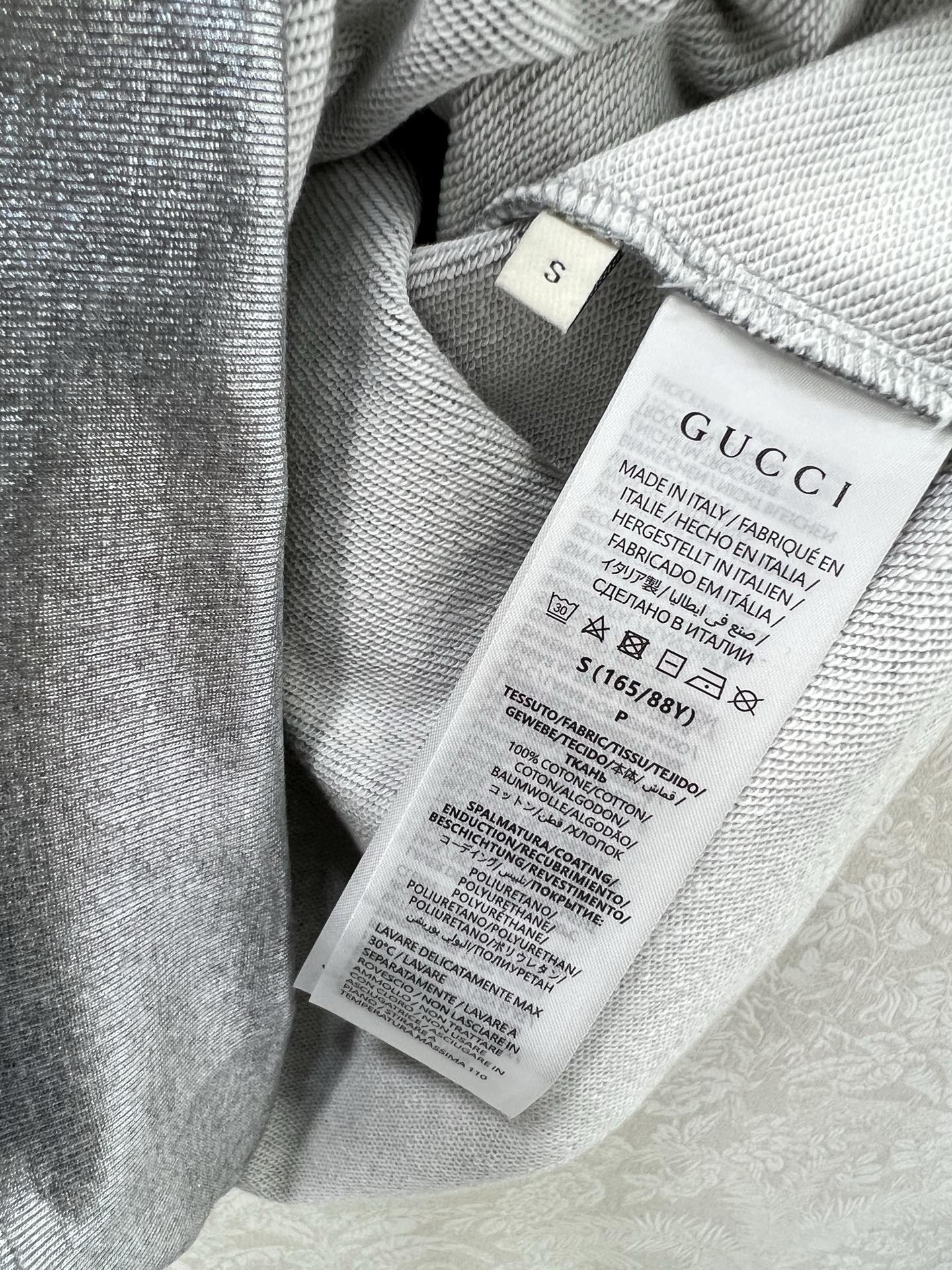 🔥🔥Gucc*25新款银色印花卫衣 定制YB原生全棉材质 透气舒适 质感十足 宽松圆领卫衣裁剪 凸显品牌