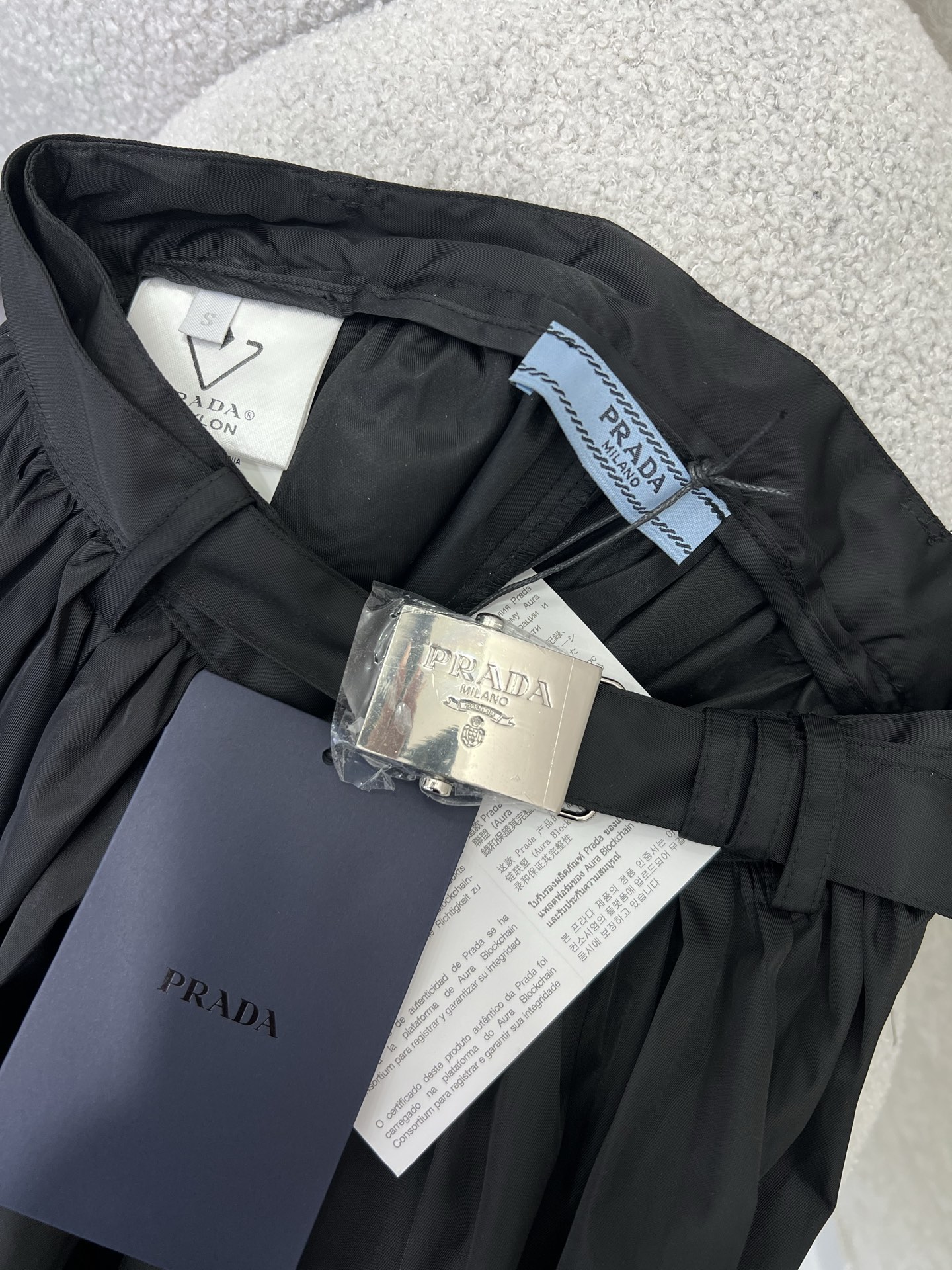 🔥🔥Prad* 25新款银扣头腰带尼龙伞摆半身裙  复古回潮高腰伞裙可爱又减龄！ 高腰百褶伞摆A字裙身，