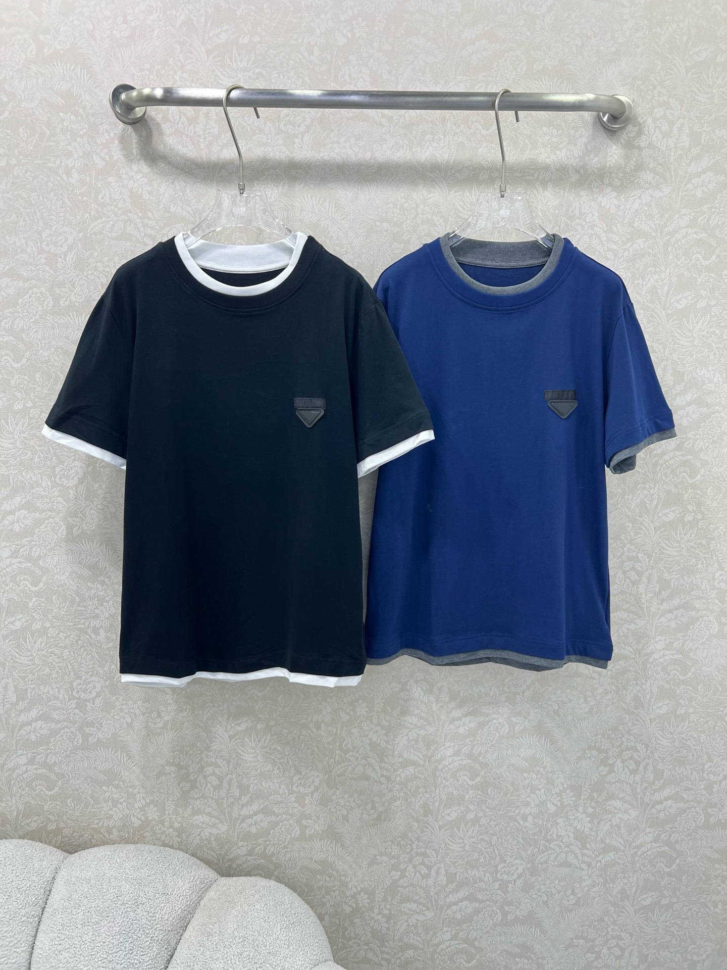 🔥🔥prad*25新款圆领假两件短袖T恤 高级老钱风配色拼接袖口 少女知识分子时髦风穿搭！老钱风假两件版