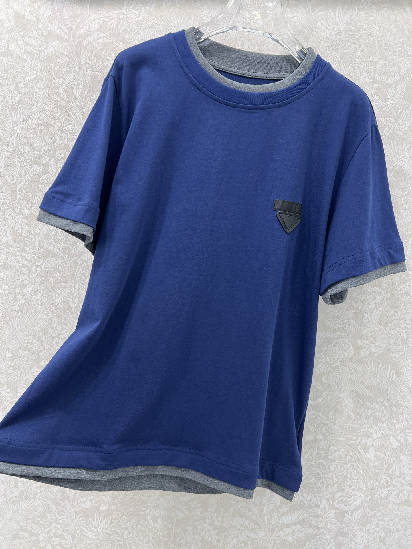 🔥🔥prad*25新款圆领假两件短袖T恤 高级老钱风配色拼接袖口 少女知识分子时髦风穿搭！老钱风假两件版