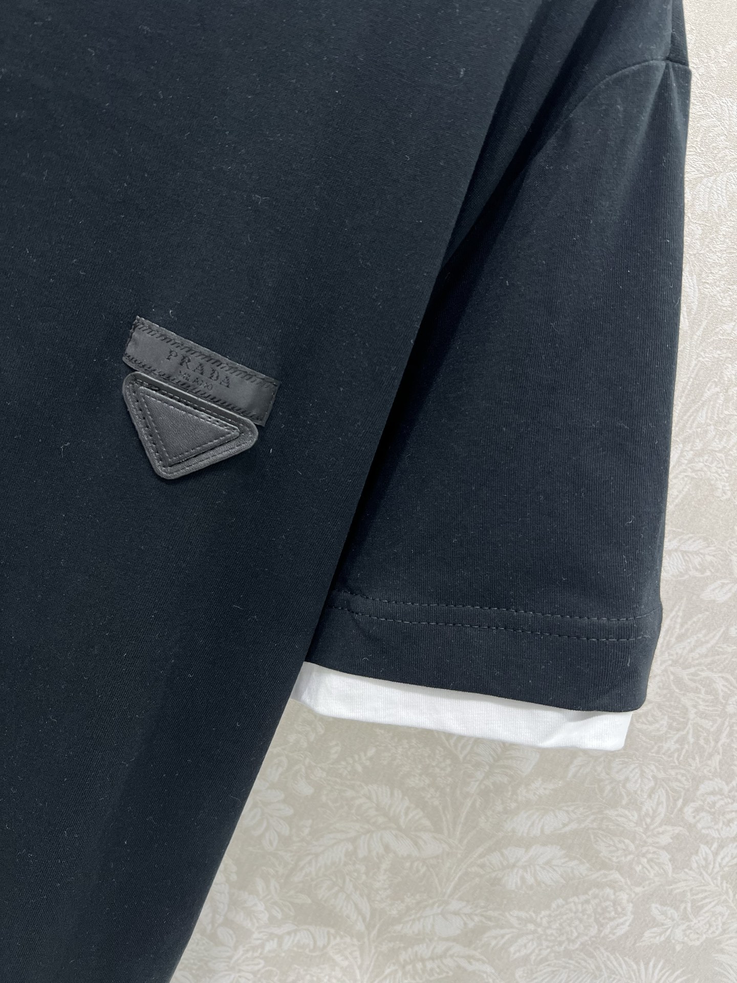 🔥🔥prad*25新款圆领假两件短袖T恤 高级老钱风配色拼接袖口 少女知识分子时髦风穿搭！老钱风假两件版