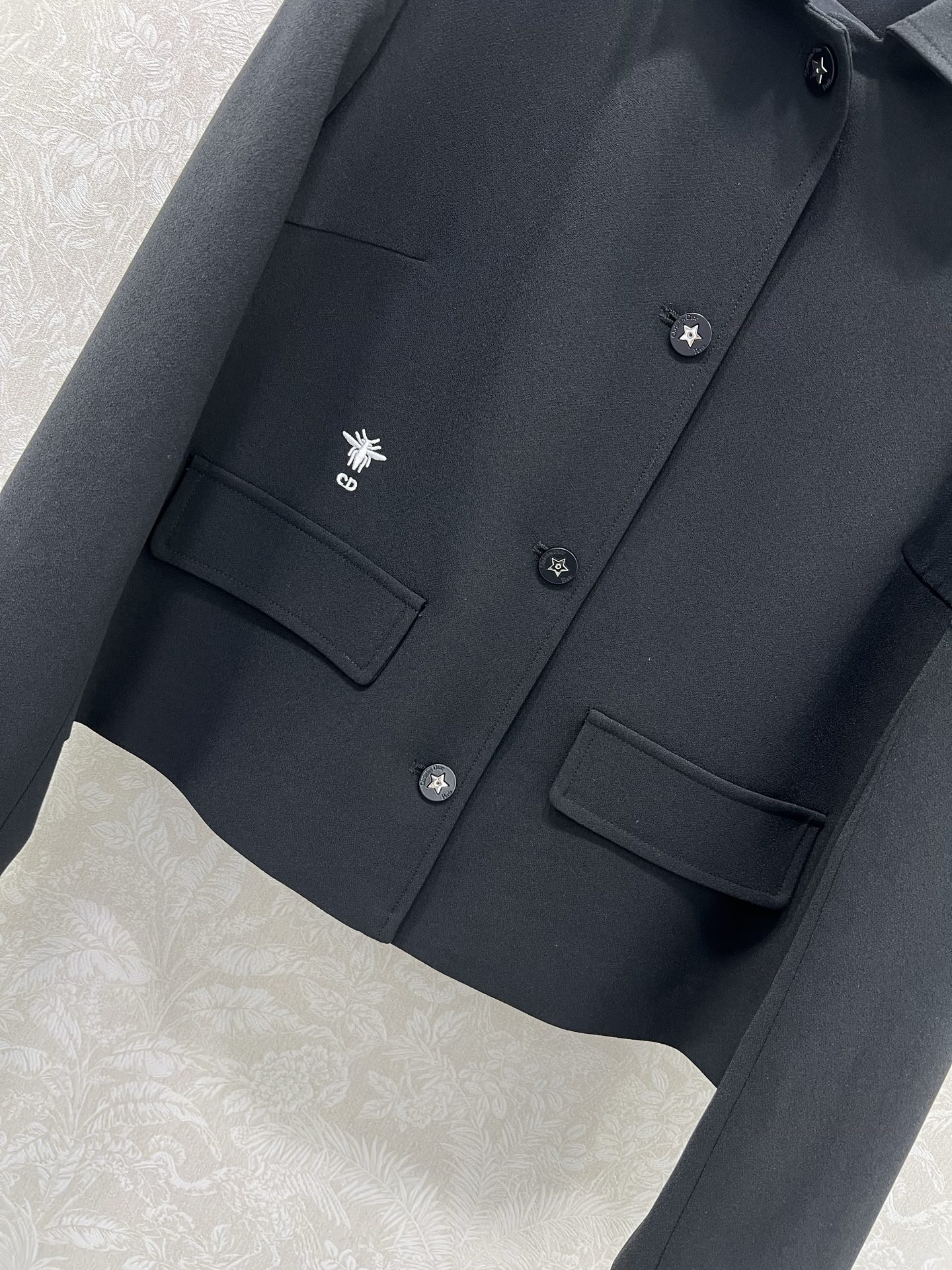 🔥🔥DIO* 25新款翻领单排扣西装外套 日常通勤的搭配 气质翻领修身 定制五角星五金 前口袋设计 经典