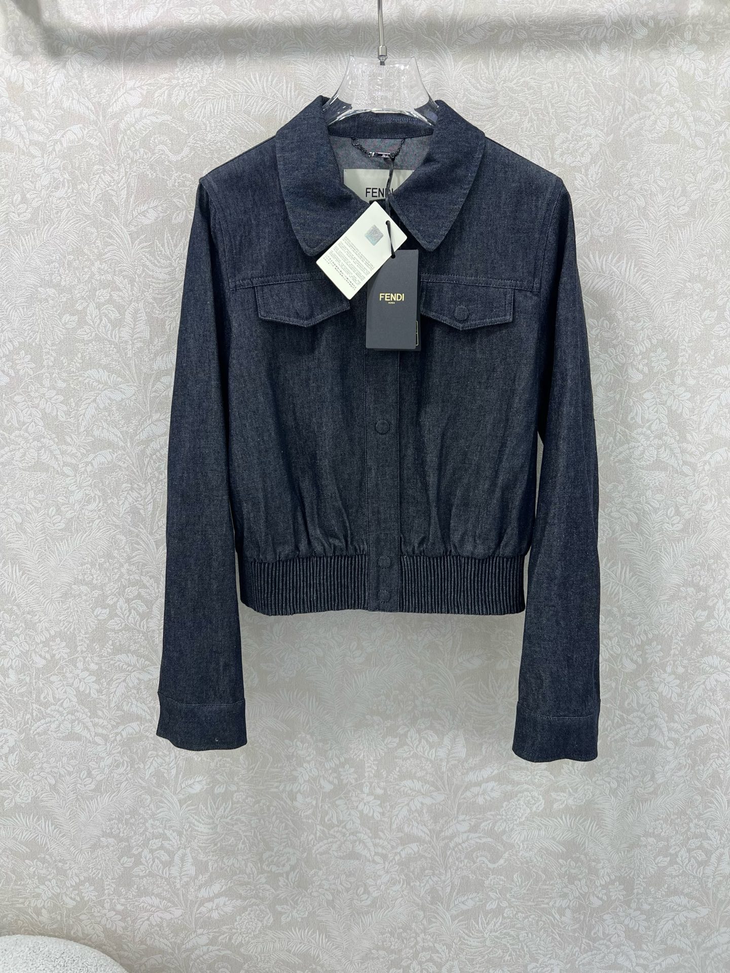 “Classic One-Size-Fits-All Female Dress with Cowboy Jacket Detailing and Custom Fabric” - 图片 1