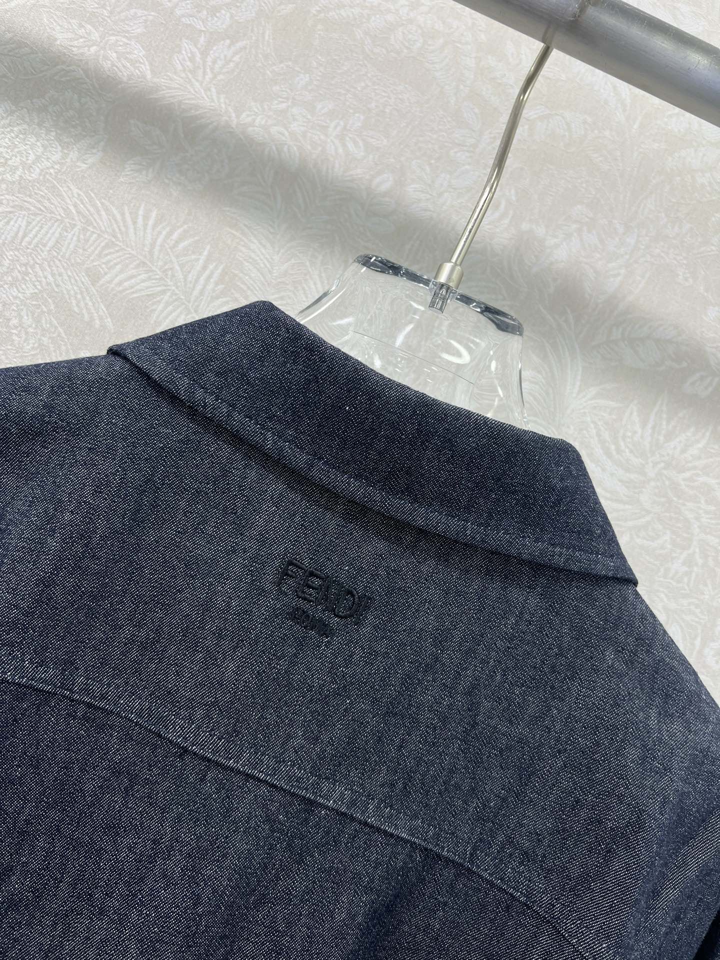 “Classic One-Size-Fits-All Female Dress with Cowboy Jacket Detailing and Custom Fabric” - 图片 8