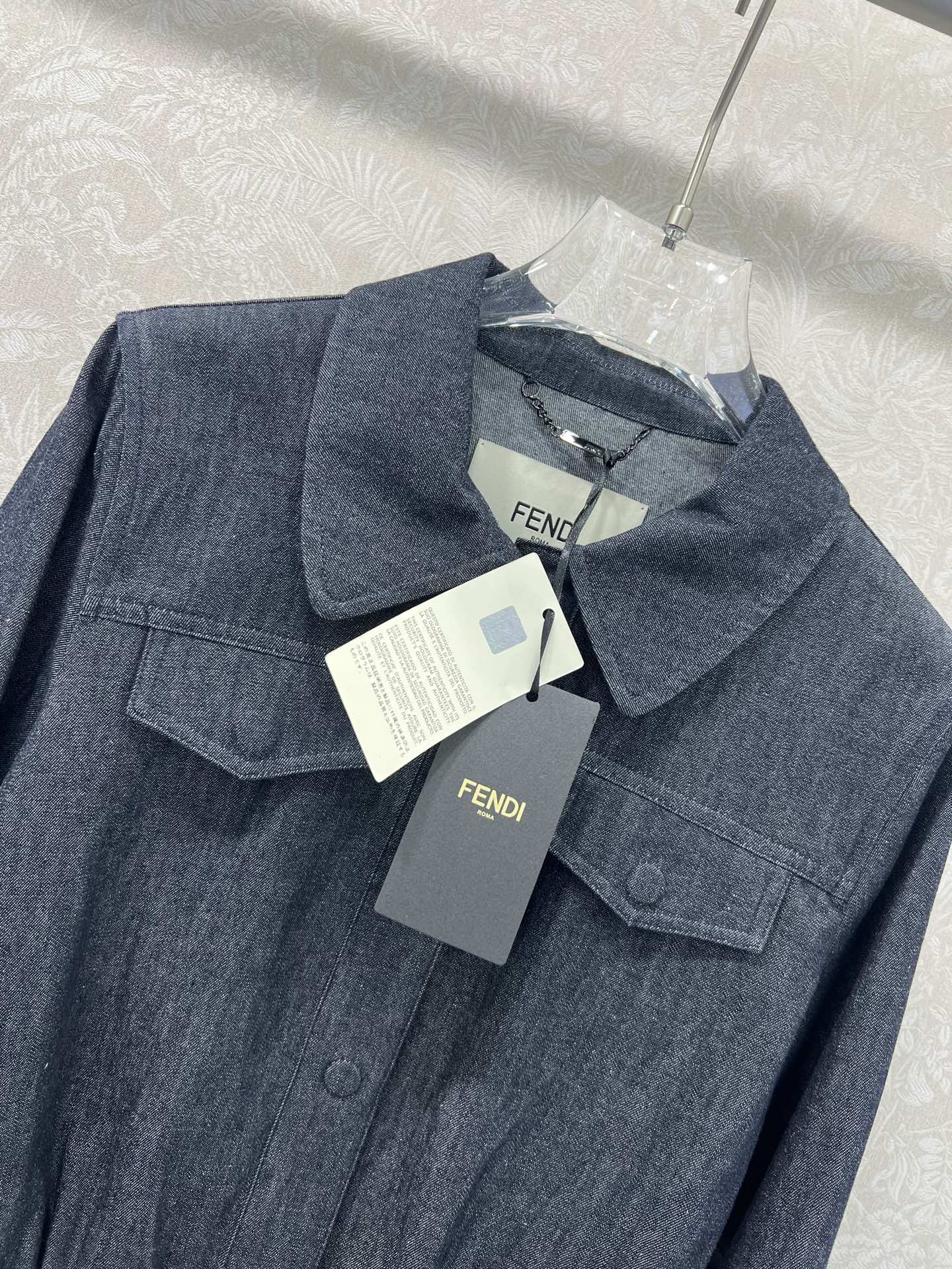 “Classic One-Size-Fits-All Female Dress with Cowboy Jacket Detailing and Custom Fabric” - 图片 3