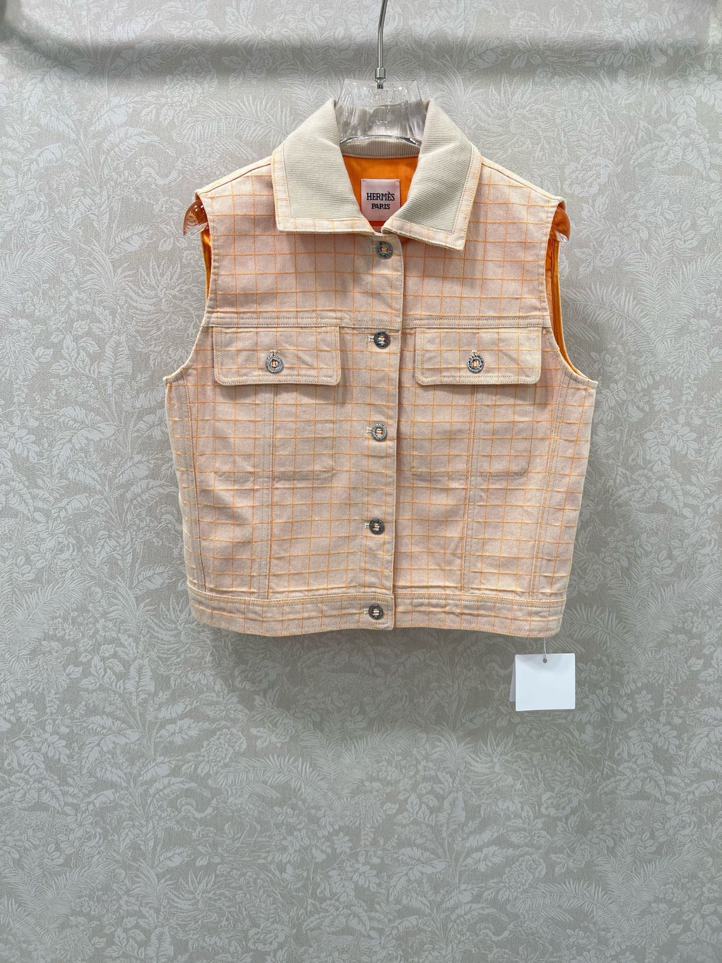 “High-Temperature Cotton Suit with Customized Details and Elegant Style for Daily Commuters” - 图片 1
