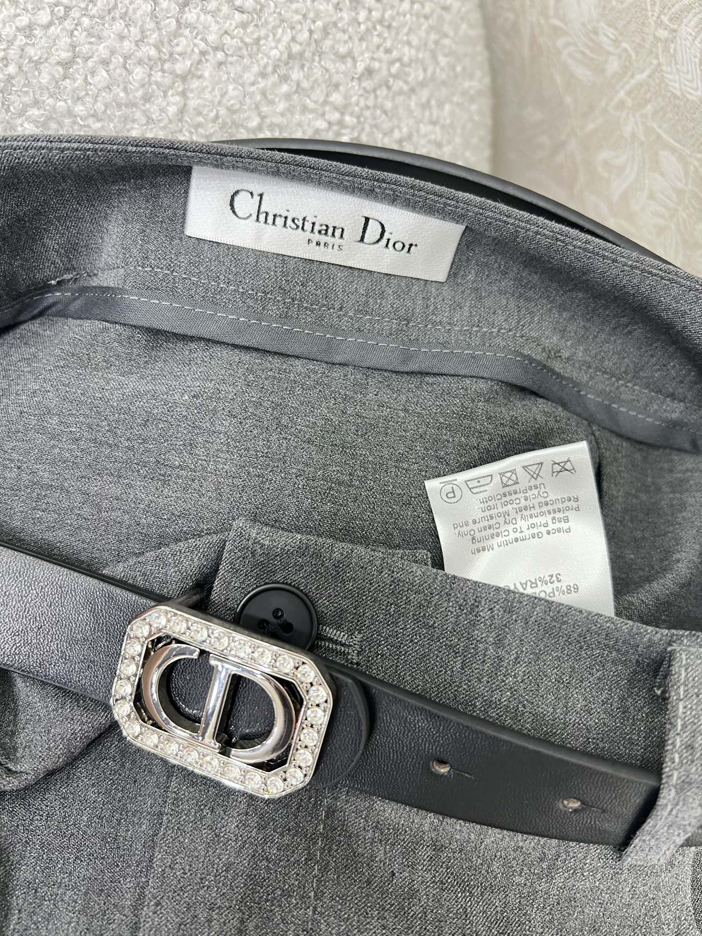 🔥🔥Dio*25新款纯色两侧下摆拼蕾丝半裙   搭配定制CD钻饰腰带 裙身小蜜蜂刺绣 下摆两侧拼接小蕾丝