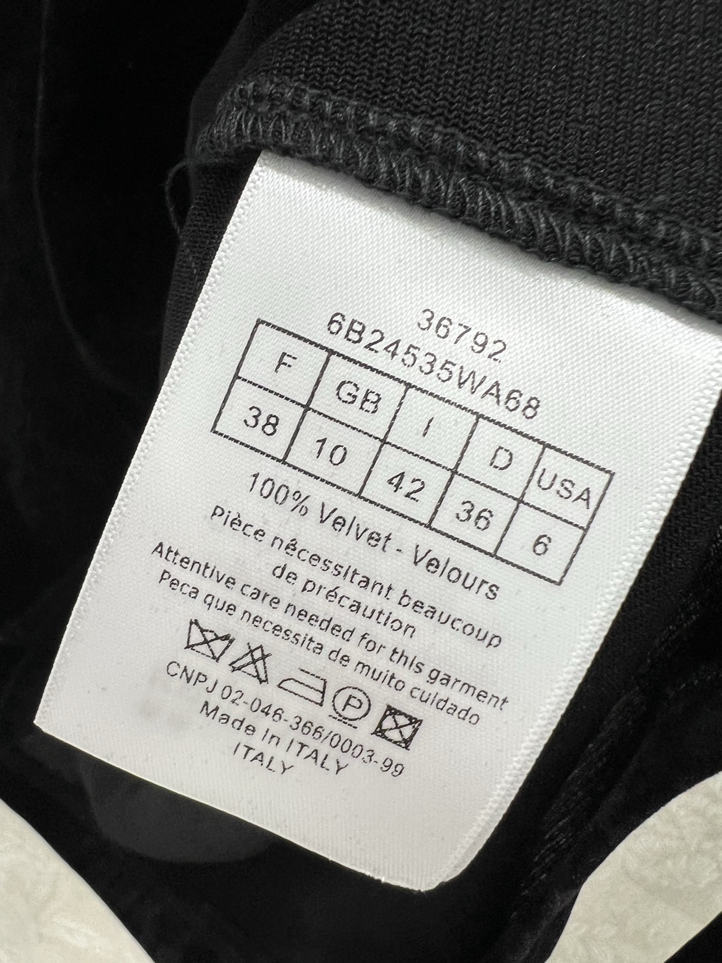 🔥🔥Dio*25新款丝绒打底衫~纯色系简单大方 胸前小蜜蜂logo刺绣  丝绒面料亲肤又高档  超级舒服