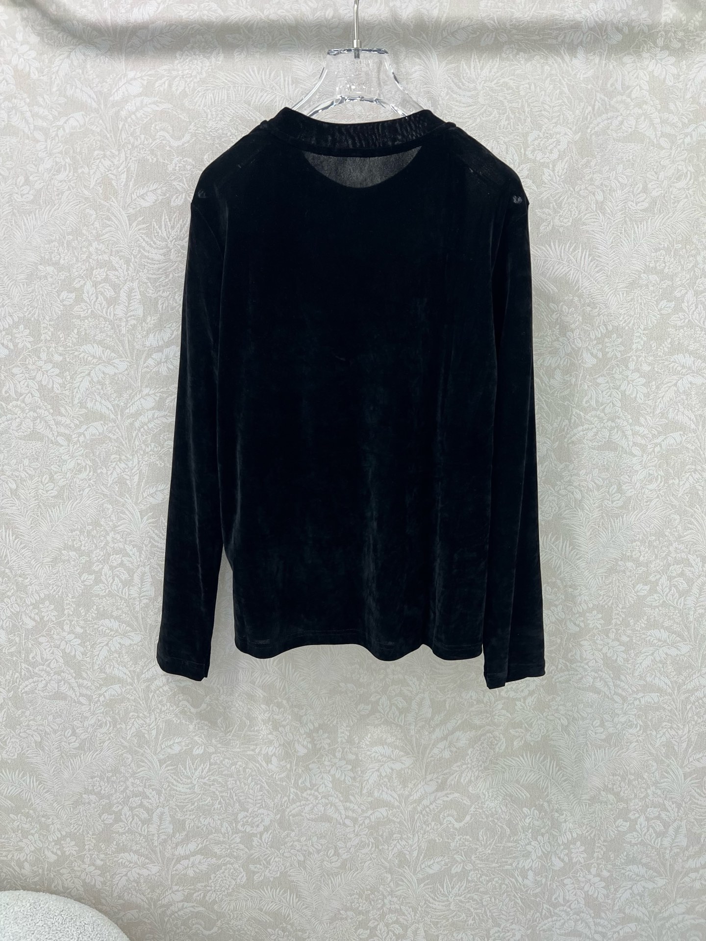 🔥🔥Dio*25新款丝绒打底衫~纯色系简单大方 胸前小蜜蜂logo刺绣  丝绒面料亲肤又高档  超级舒服